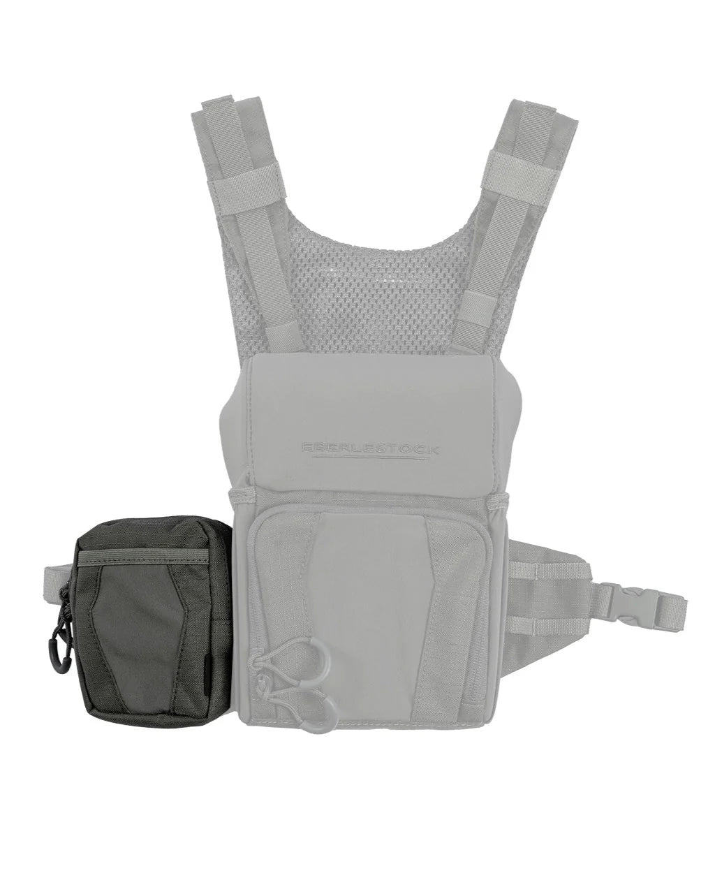 Ein hellgraues taktisches Brustgeschirr mit verstellbaren Gurten, Netzrücken, mehreren Fächern und einer abnehmbaren EBERLESTOCK Recon Utility Pouch in Dunkelgrün als seitliche Zusatztasche; vollständig MOLLE-kompatibel zur individuellen Anpassung.