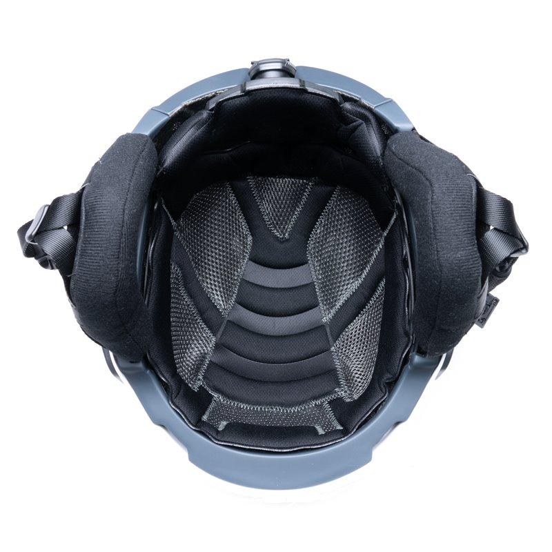 Blick von oben auf die Innenausstattung des TEAM WENDY Skihelm Modell M-216 mit schwarz gepolsterten Seiten, Hybridschalen-Design, belüftetem Strukturfutter und dem Boa Fit System für Komfort und Schutz.