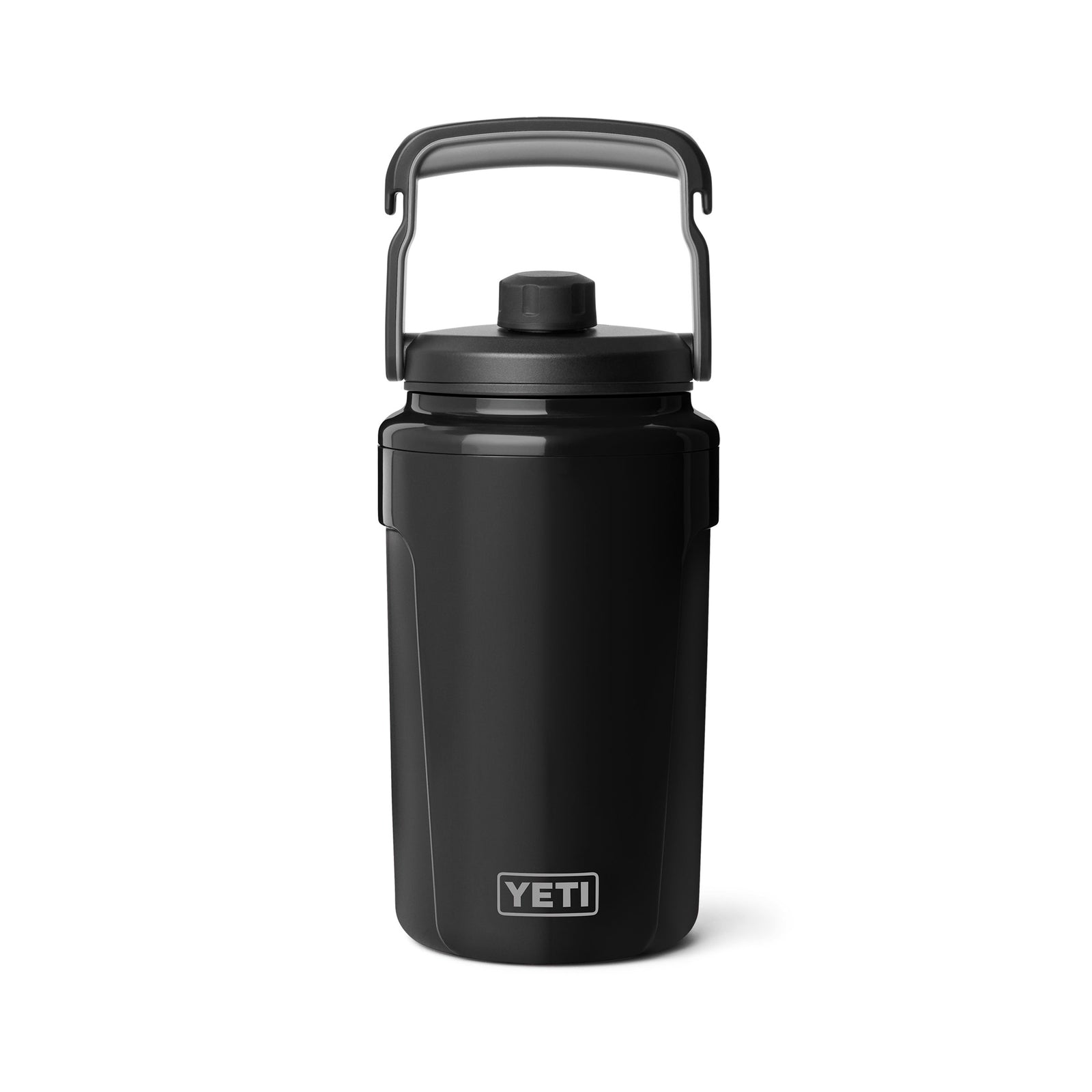 Der YETI Silo™ 1/2 Gallone (1,9 l) Krug in Schwarz, mit Griff und Schraubdeckel, steht aufrecht auf weißem Hintergrund.