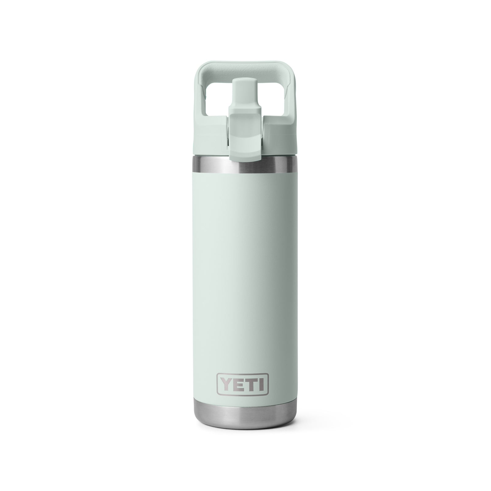 Die YETI® Flasche Rambler 18 Oz Farbe Straw Bottle - Ridgeline verfügt über eine Vakuumisolierung, Edelstahl-Akzente, einen passenden Strohhalmdeckel und das YETI-Logo auf weißem Hintergrund.