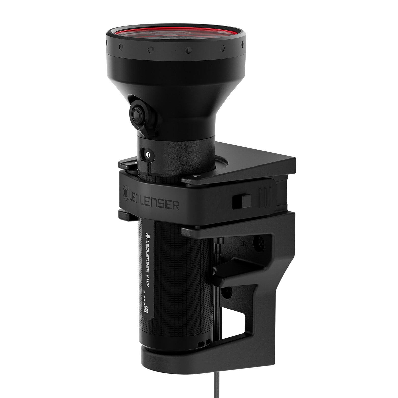 Die LEDLENSER Taschenlampe P18R ist eine schwarze LED-Taschenlampe mit 4500 Lumen, breitem Kopf, strukturiertem Griff, kreisförmiger roter Linse und einer Ladestation.