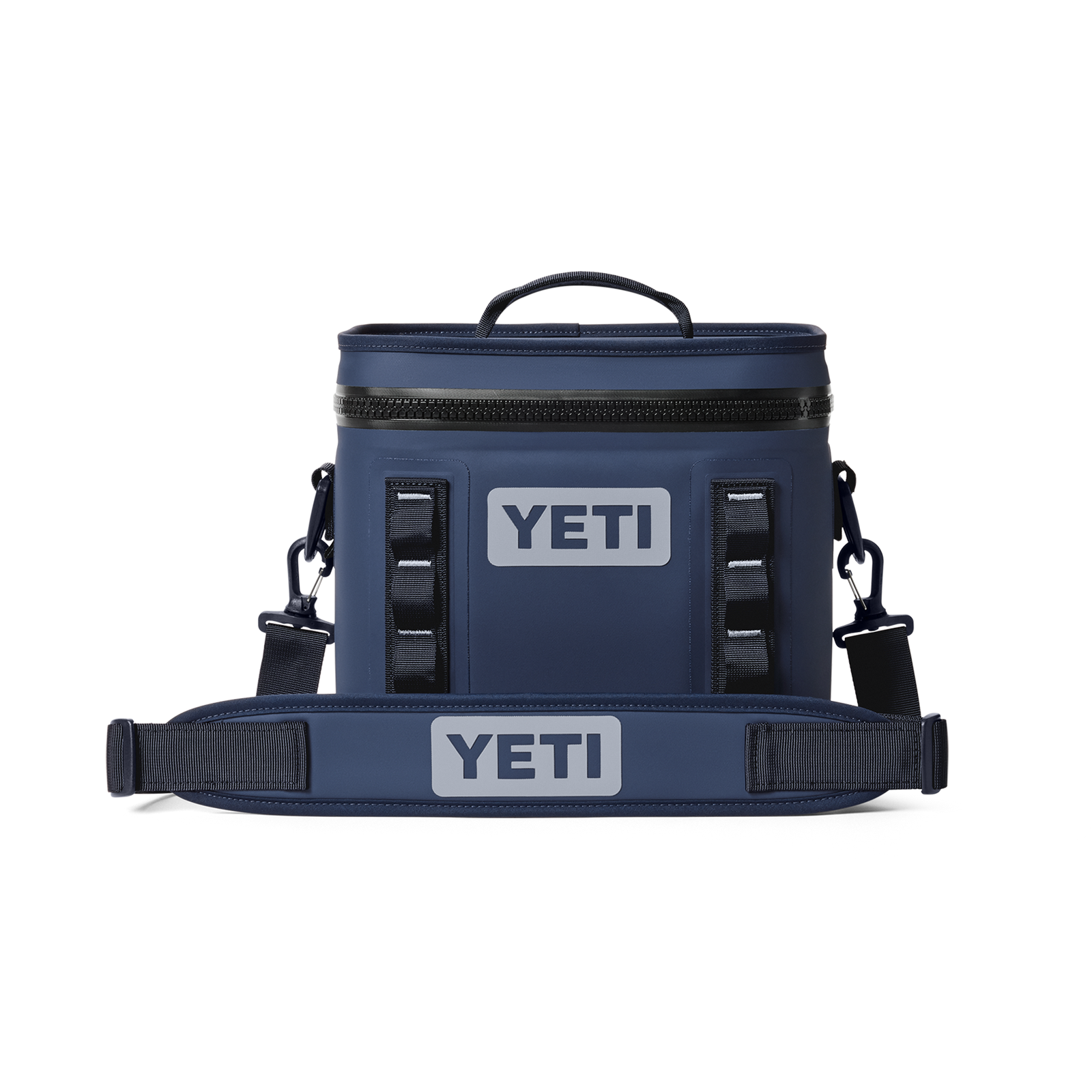 Die YETI® Kühltasche Hopper Flip® 8 - Classic Navy ist eine weiche Kühltasche mit Tragegriff, schwarzem Reißverschluss, abnehmbarem Schultergurt und YETI-Branding - perfekt als mobile Kühltasche. Vor weißem Hintergrund.