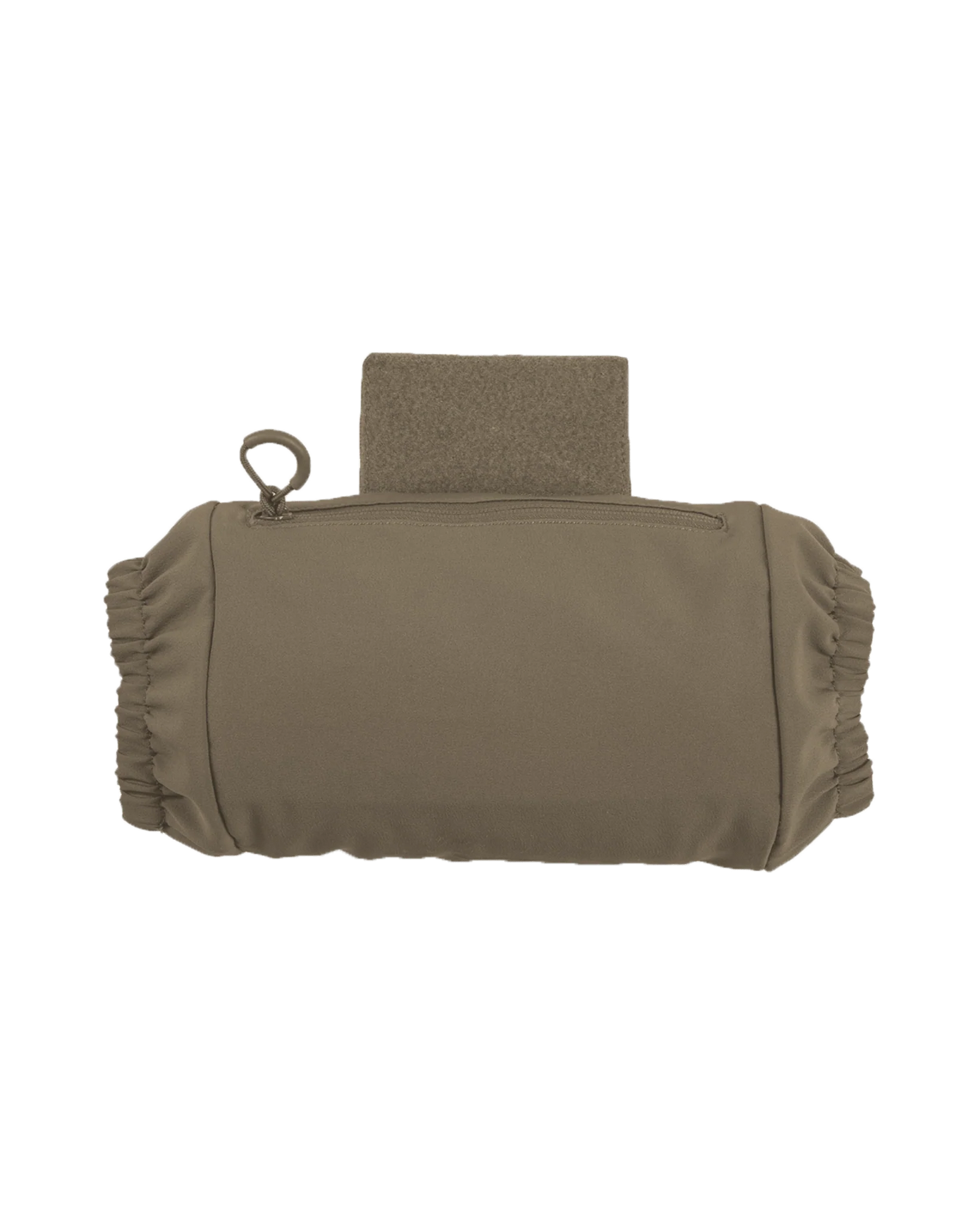 Der EBERLESTOCK Recon Handwarmer ist ein khakifarbener Stoffbeutel mit elastischen Seiten, einem Reißverschluss an der Oberseite und einer rechteckigen Klappe auf der Rückseite - perfekt für Ihr Binogurtzeug. Unifarben auf weißem Hintergrund abgebildet.