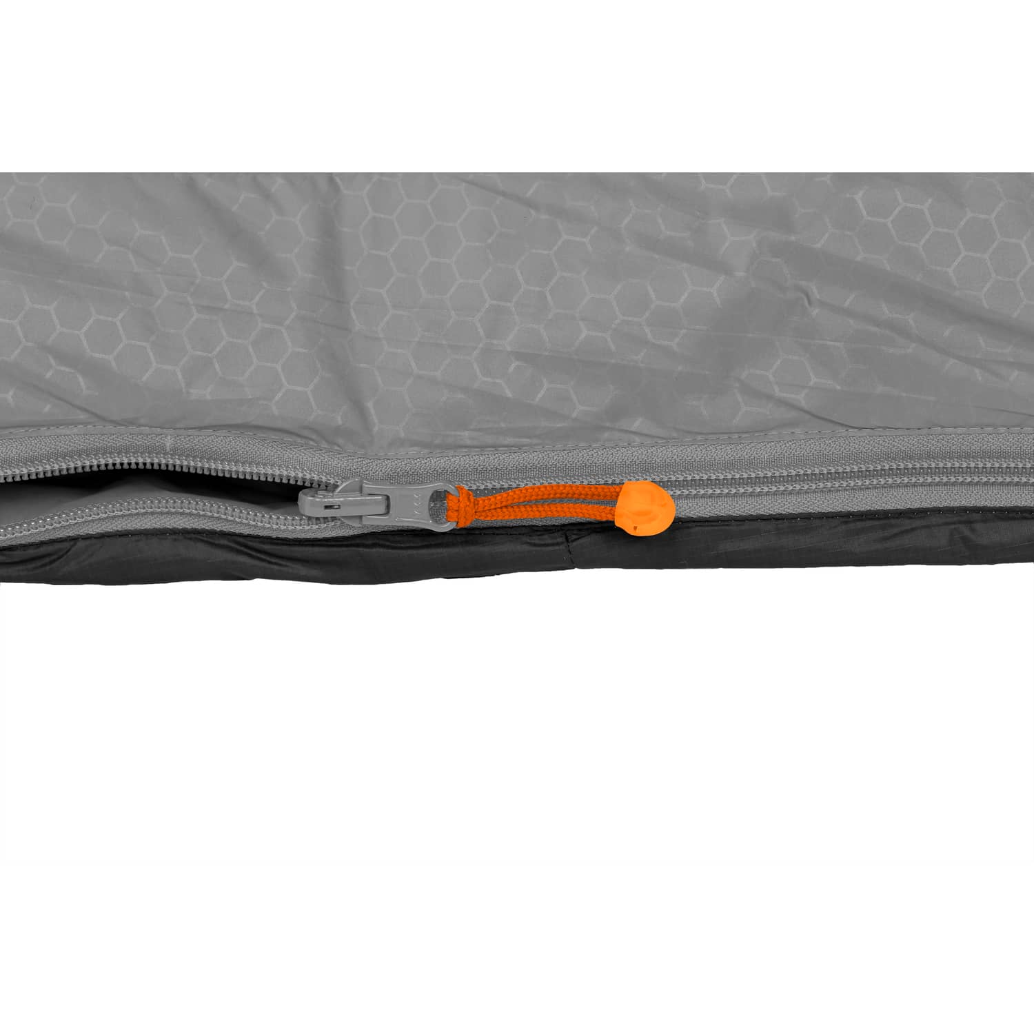 Nahaufnahme des grauen Stoffs mit sechseckigem Muster und orangefarbenem Reißverschluss am EXPED Exped Schlafsack Waterbloc Pro -15° in Olive Grey - perfekt für Outdoor-Abenteuer und kaltes Wetter.