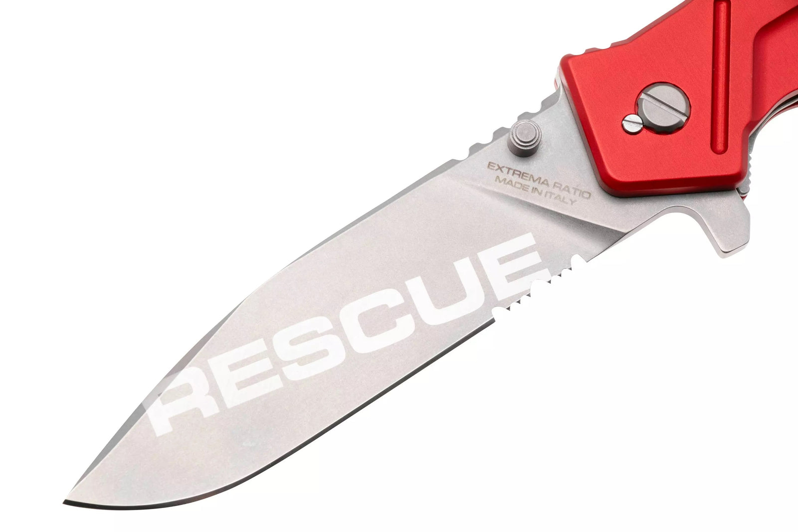 Nahaufnahme des EXTREMA RATIO Extrema Ratio Messer Glauca G1 Rescue-Klappmessers mit silberner Klinge mit Gravur "RESCUE", teilweisem Wellenschliff und rotem Griff mit sichtbaren Schrauben - ideal für den Einsatz im Notfall.
