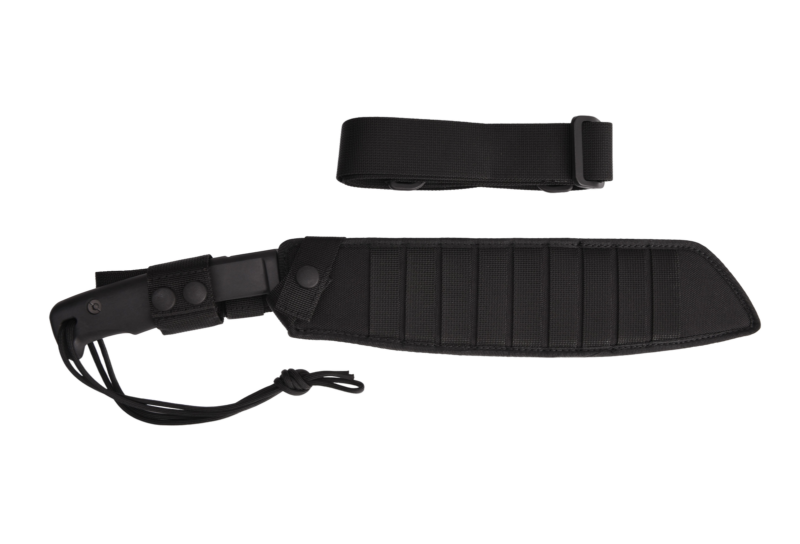 Das EXTREMA RATIO Messer Kreios, ein schwarzes taktisches Messer in einer Scheide mit Umhängekordel, wird neben einem schwarzen Nylongürtel, der das Design und den Nutzen einer Outdoor-Machete widerspiegelt, auf einem weißen Hintergrund präsentiert.