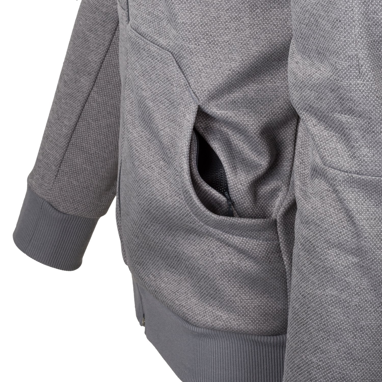 Nahaufnahme des HELIKON-TEX Urban Tactical Hoodie (FullZip)® in Schwarz mit strukturiertem Stoff, gerippten Bündchen und einer geräumigen Vordertasche mit sichtbaren Nähten und einer zugänglichen Öffnung.