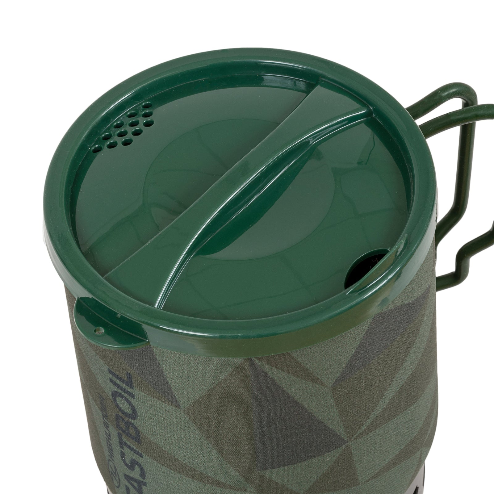 Der HIGHLANDER FORCES Highlander Camping Gaskocher Blade Fast Boil 3, hier von oben in olivgrünem Tarnmuster mit dunkelgrünem, belüftetem Deckel und faltbaren Drahtgriffen, ist ein zuverlässiger Schnellkocher für jedes Outdoor-Abenteuer.
