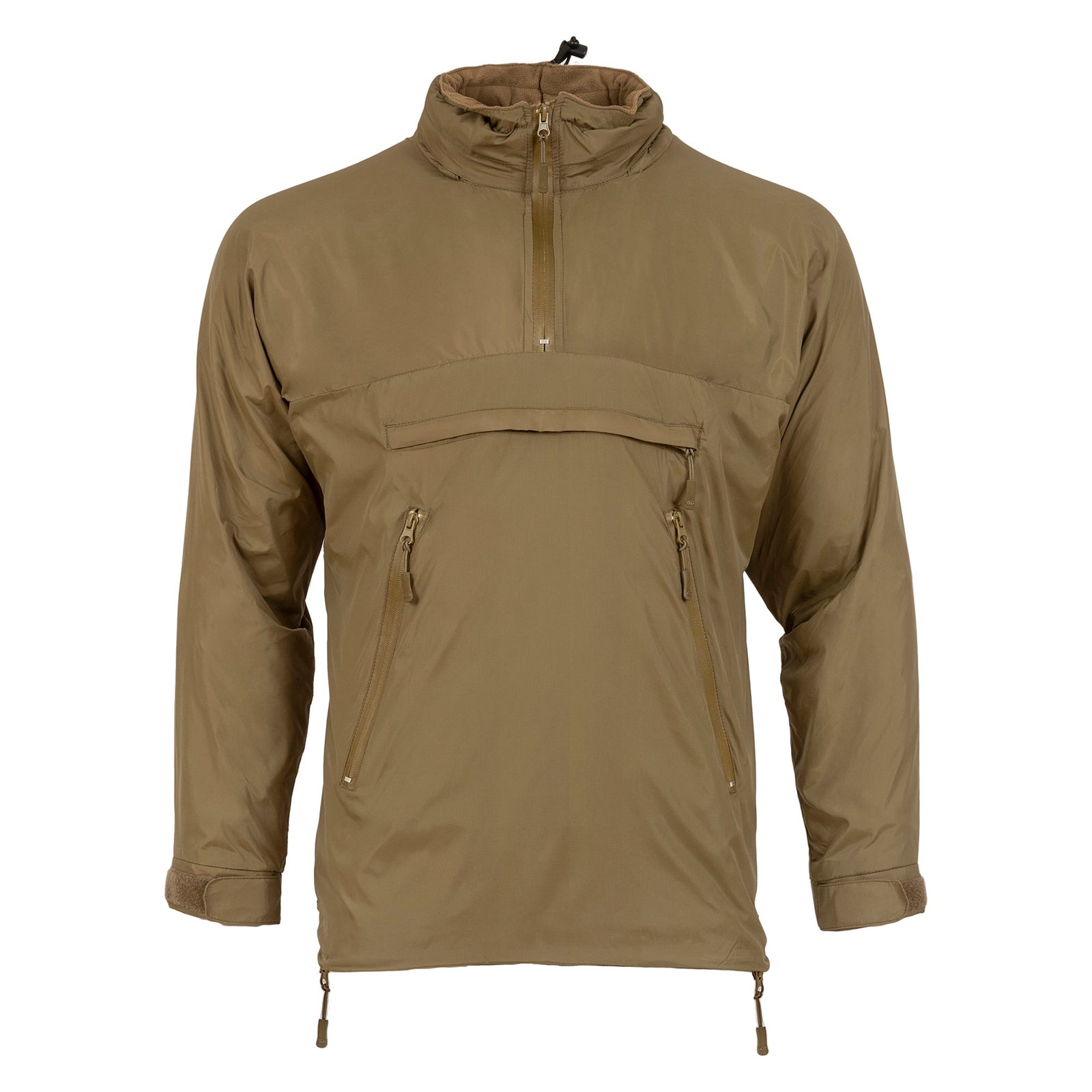 Olivgrüner Highlander Halo Tactical Smock von HIGHLANDER FORCES mit langen Ärmeln, hohem Kragen, Vordertasche mit Reißverschluss, zwei Seitentaschen mit Reißverschluss und verstellbaren Bündchen und Saum. Auf weißem Hintergrund abgebildet.