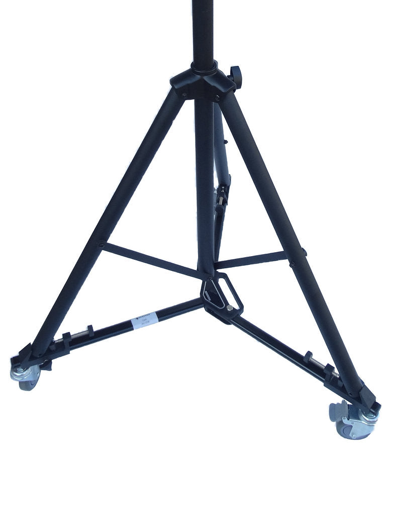 Der NORDRIDE Taxi Stativ Roller ist ein schwarzes Metallstativ mit drei Armen und Stützen, die ein Dreieck bilden. Er ist ideal für die einfache Montage von LED-Leuchten und anderem Equipment in mobilen Setups.