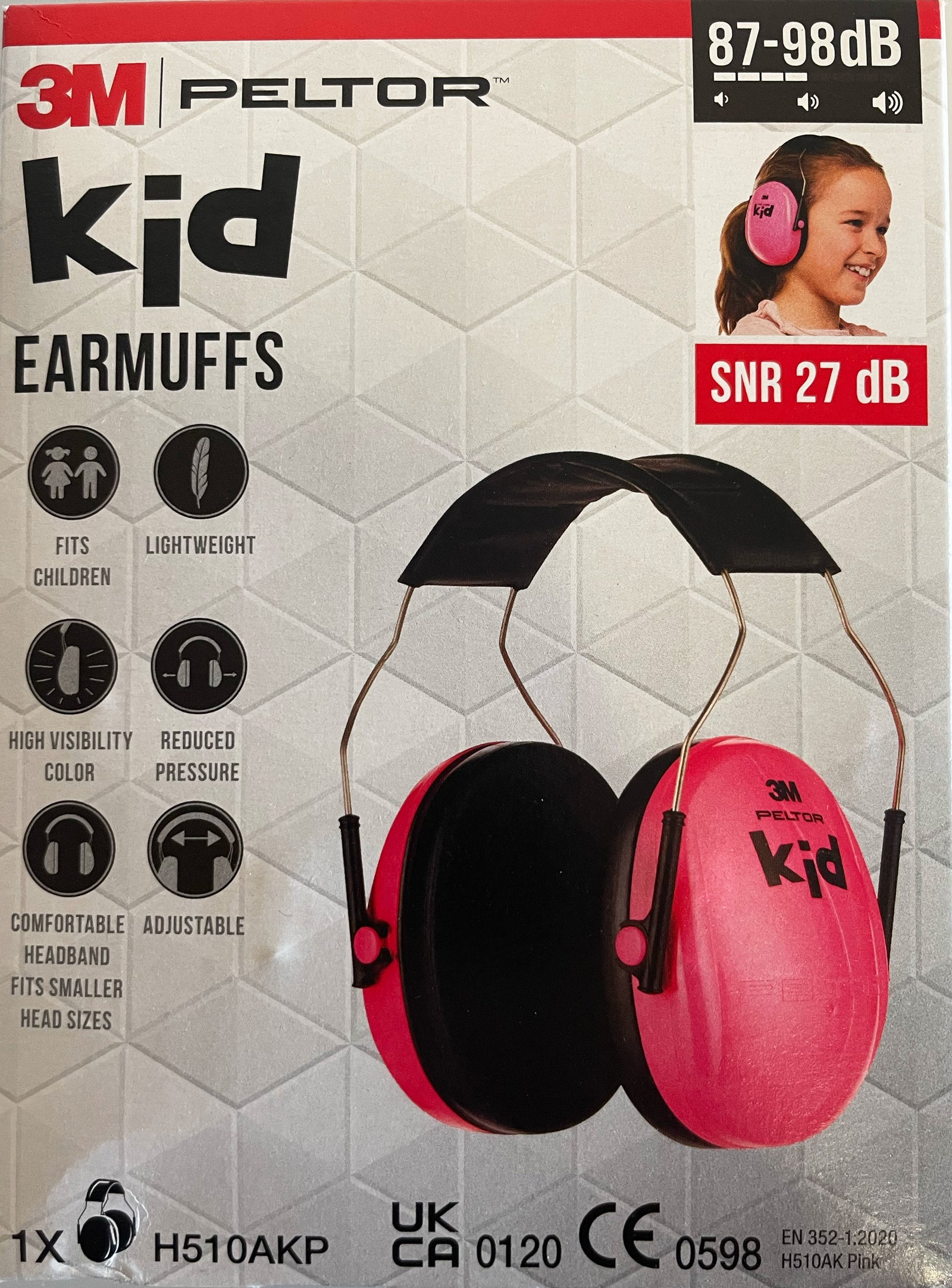 Die Verpackung des 3M Peltor Kinder Gehörschutzes zeigt ein Kind mit rosa Ohrenschützern. Zu den Highlights gehören das geringe Gewicht, der verstellbare Tragekomfort, das gut sichtbare Design und eine Lärmreduzierung von bis zu 27 dB.