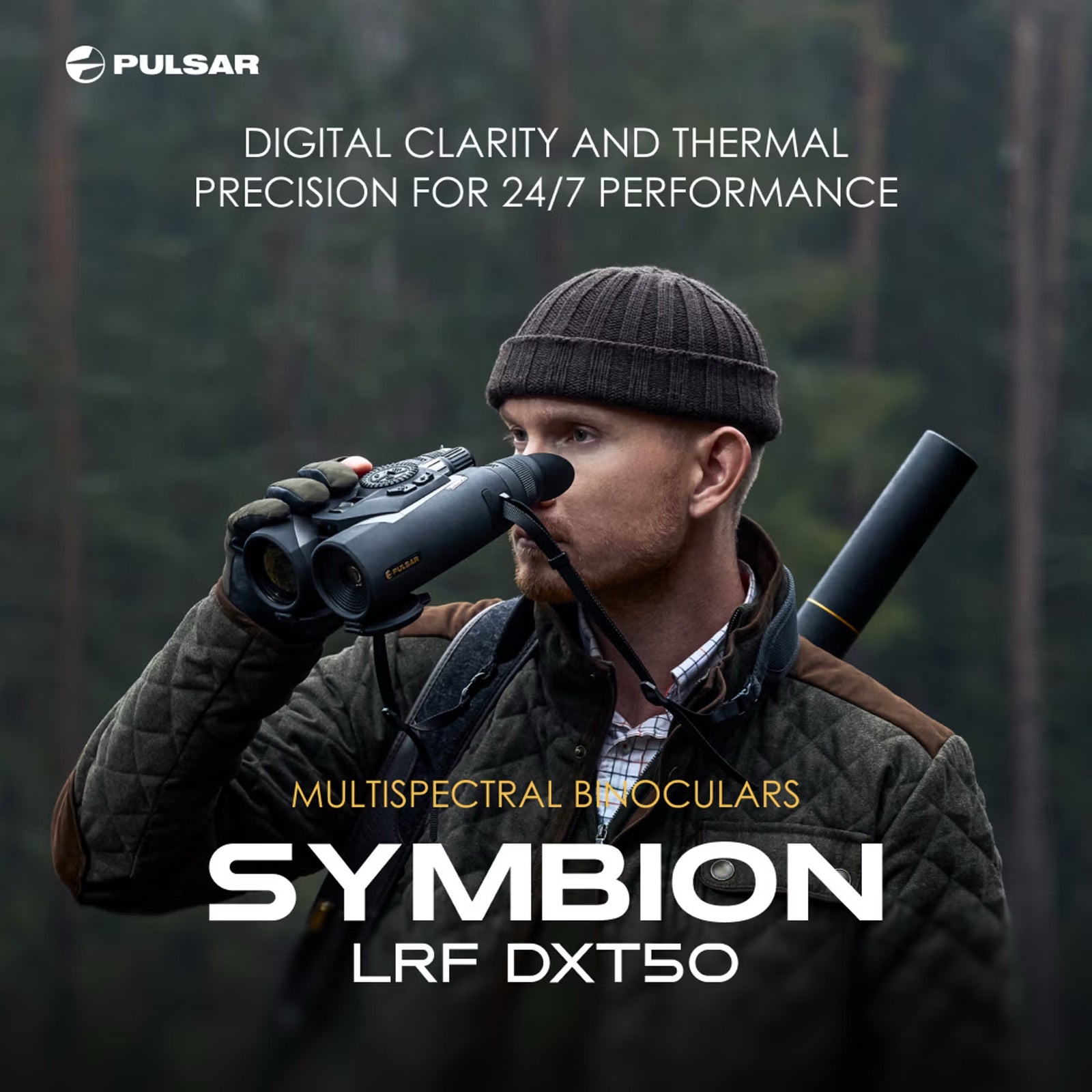 Ein Mann in Outdoor-Ausrüstung benutzt ein Fernglas in einem Wald. Text: PULSAR Pulsar Multispektrales Fernglas Symbion LRF DXT50 - Digitales Klar- und Wärmebildgerät mit Laser-Entfernungsmesser für 24/7 Performance.