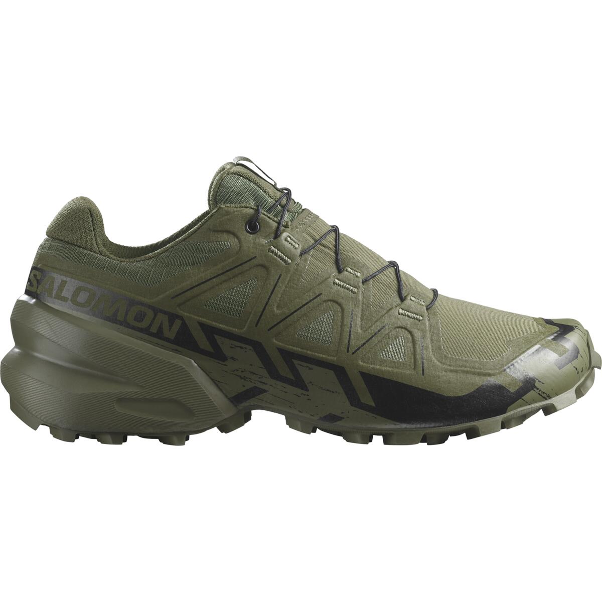 Der SALOMON FORCES SPEEDCROSS 6 FORCES in Ranger Green verfügt über schwarze Akzente, eine robuste Sohle, ein Obermaterial aus Mesh und ein Schnellschnürsystem - perfekt für Outdoor-Abenteuer, schwieriges Terrain und breite Füße.