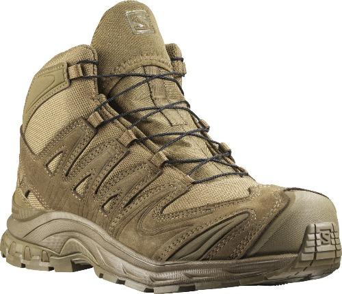 Der Salomon XA FORCES MID in Coyote Brown von SALOMON FORCES verfügt über eine robuste Sohle, ein Obermaterial aus Mesh und Wildleder, schwarze Schnürsenkel, robuste Nähte, eine verstärkte Schuhspitze und ein hohes Knöcheldesign - ideal als Einsatzstiefel für den anspruchsvollen Outdoor-Einsatz.