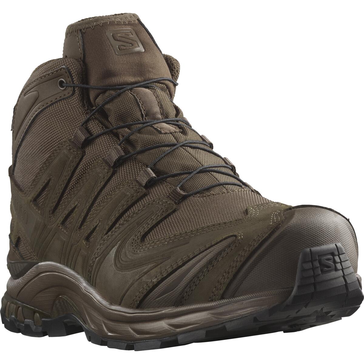 Der SALOMON FORCES Salomon XA FORCES MID EN in Earth Brown ist ein robuster taktischer Wanderschuh, ideal für den militärischen Einsatz, mit verstärkten Zehen, strapazierfähigen Schnürsenkeln und einer strukturierten Sohle - hier von vorne gesehen.