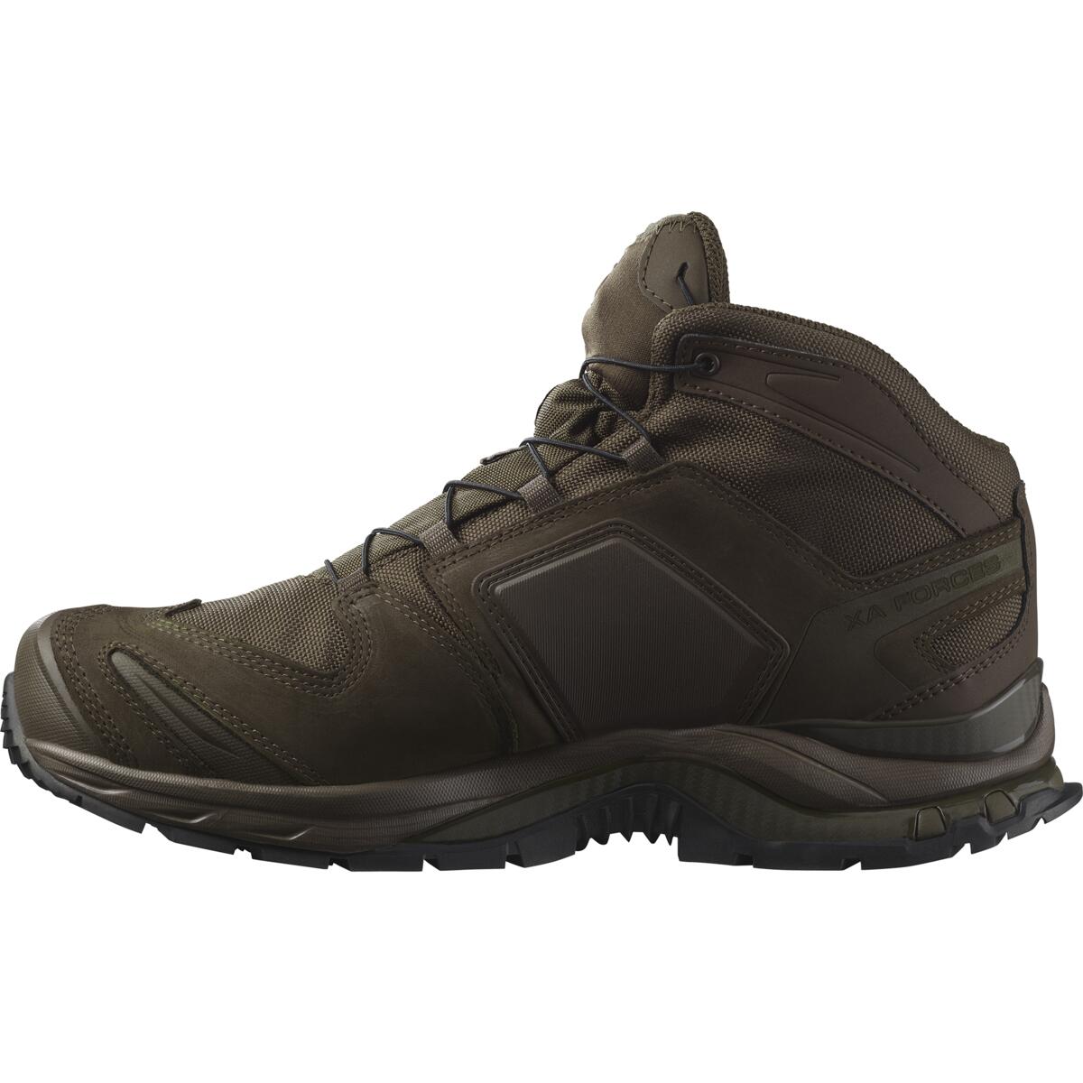 Seitenansicht des SALOMON FORCES Salomon XA FORCES MID GTX DE - Earth Brown, ein mittelhoher Wanderschuh mit robuster Gummisohle, atmungsaktiven Mesh-Einsätzen, verstärktem Zehen- und Fersenbereich und wasserdichter GORE-TEX Schuhkonstruktion.