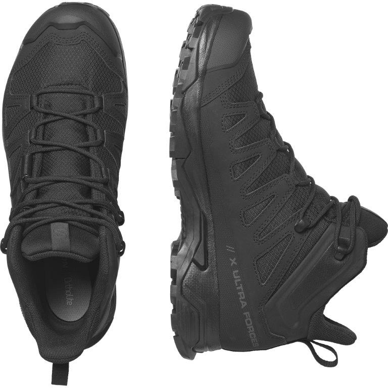 Ein Paar schwarze SALOMON FORCES Salomon X ULTRA FORCES MID Stiefel von oben - mit Schnürsenkeln und Zehen - und von der Seite, wobei die robuste Sohle und das charakteristische Branding hervorgehoben werden.