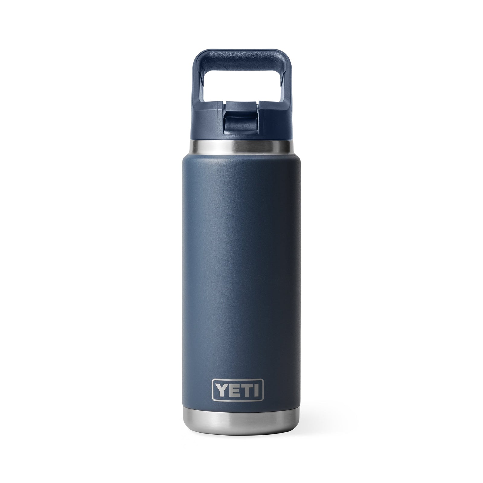 Eine navyfarbene YETI® Flasche Rambler 26 Oz Straw Edelstahlflasche mit Griffdeckel ist aufrecht stehend auf weißem Hintergrund abgebildet.