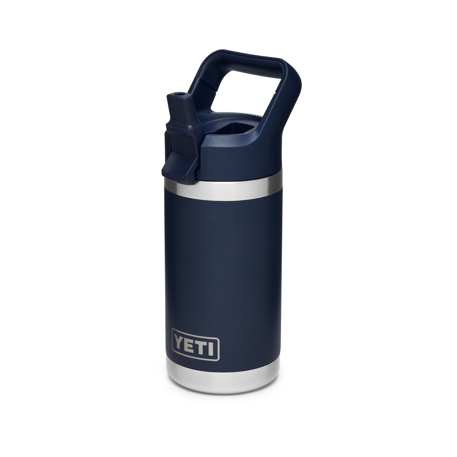 Die YETI® Flasche Rambler JR 12 Oz Straw Bottle - Navy ist mit einem silbernen Boden, einem stabilen Griff und einem aufklappbaren Strohhalmdeckel vor einem weißen Hintergrund abgebildet. Diese vakuumisolierte Edelstahlflasche hält Getränke stundenlang kalt.