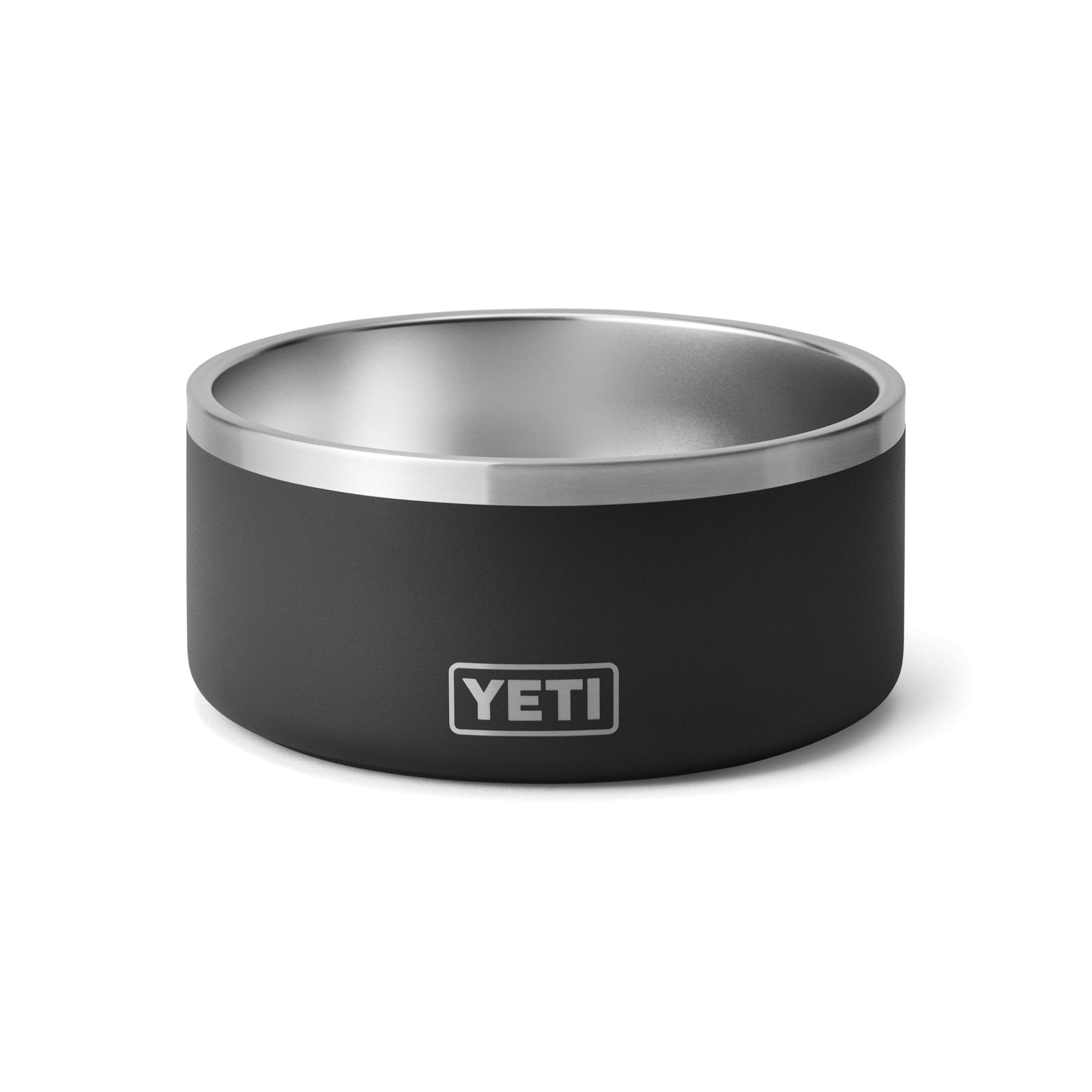 Der YETI® Hundenapf Boomer™ 8 - Black von YETI zeichnet sich durch eine glatte, matte Oberfläche und eine breite Öffnung aus, die auf einem weißen Hintergrund abgebildet ist.