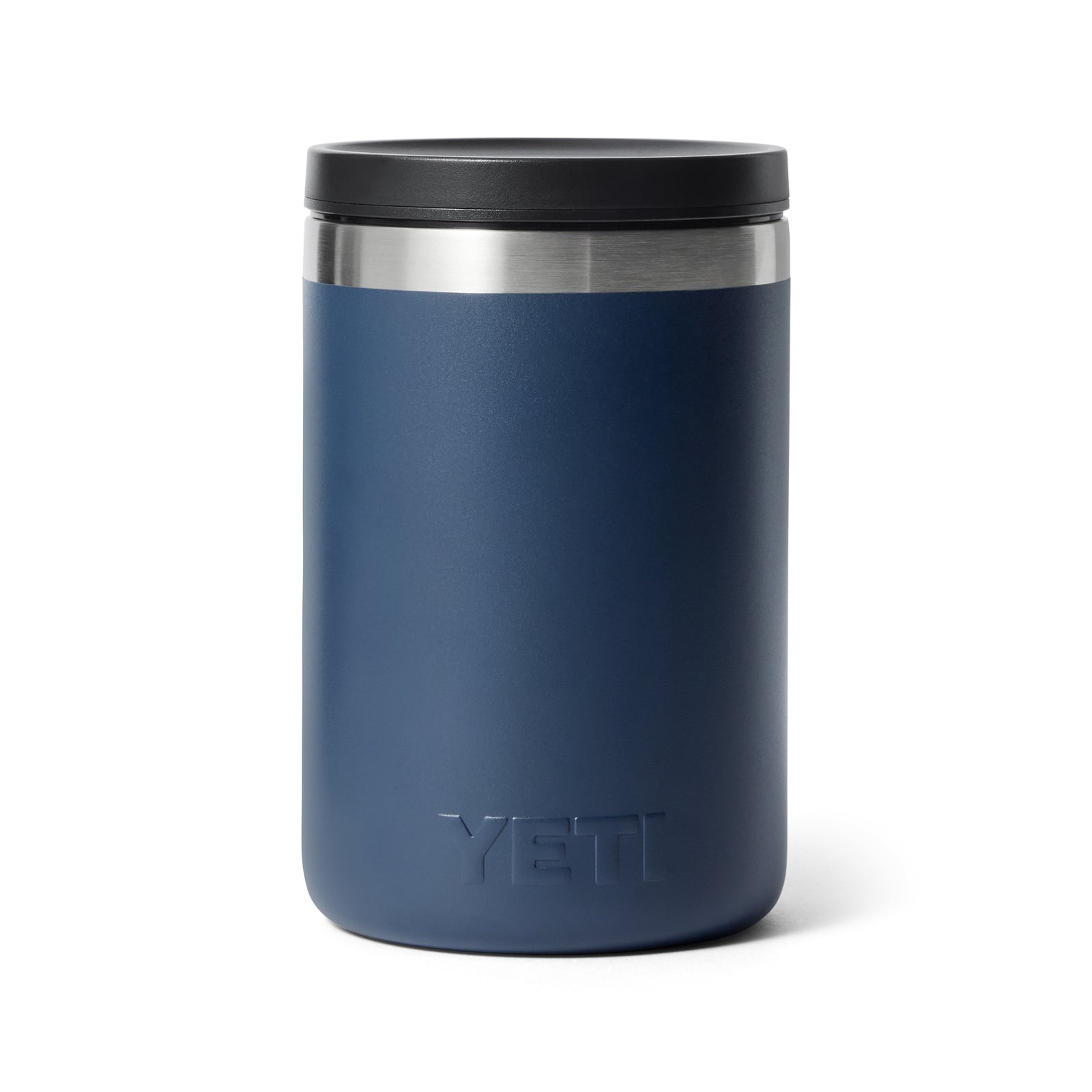 Der YETI® Isolierter Essensbehälter Rambler 16 oz in Navy, mit 18/8 Edelstahlkonstruktion und schwarzem Deckel mit Edelstahlrand, steht aufrecht auf weißem Hintergrund.