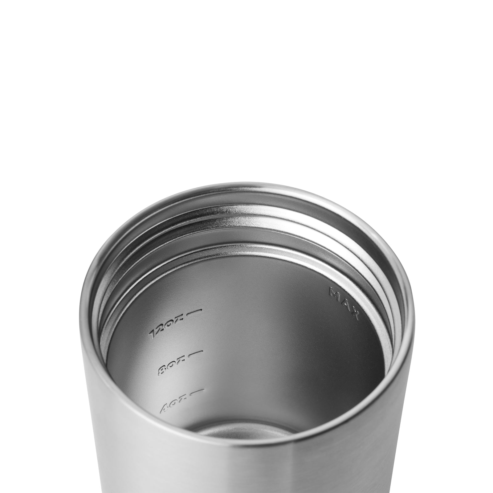Eine Nahaufnahme des YETI® Isolierter Essensbehälter Rambler 16 oz aus Edelstahl zeigt Skalen für 4 oz, 8 oz, 12 oz sowie eine MAX-Linie und Vakuumisolierung für optimale Temperaturhaltung.