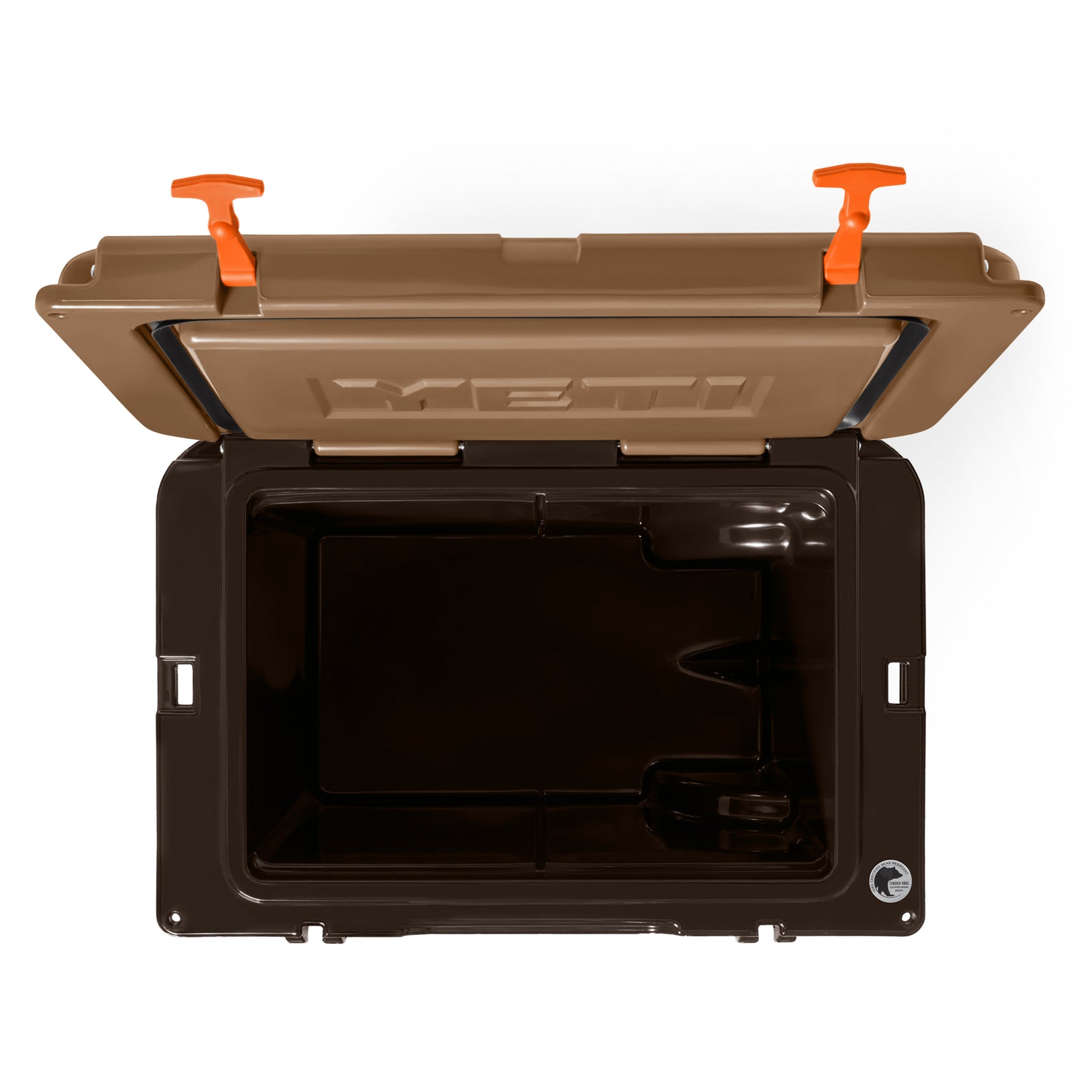Draufsicht auf eine geöffnete, leere YETI® Kühlbox Tundra 45 - Wetlands Camo, die den geräumigen Innenraum und das robuste Design mit orangefarbenen Verschlüssen zeigt.