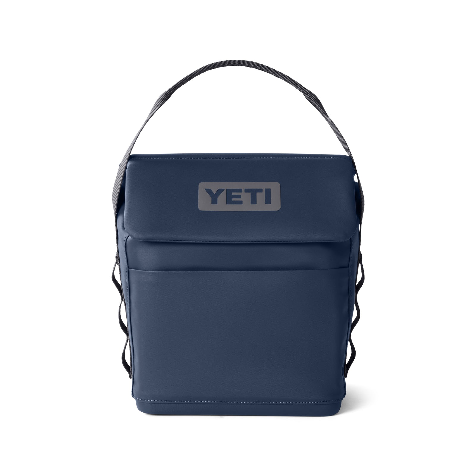 Die YETI® Kühltasche Daytrip Lunch Bag 6L in Navy von YETI zeichnet sich durch ein kastenförmiges, robustes Design mit Tragegriff, Fronttasche und prominentem Logo aus und bietet zuverlässige Kühlisolierung, um Ihre Mahlzeiten frisch zu halten.