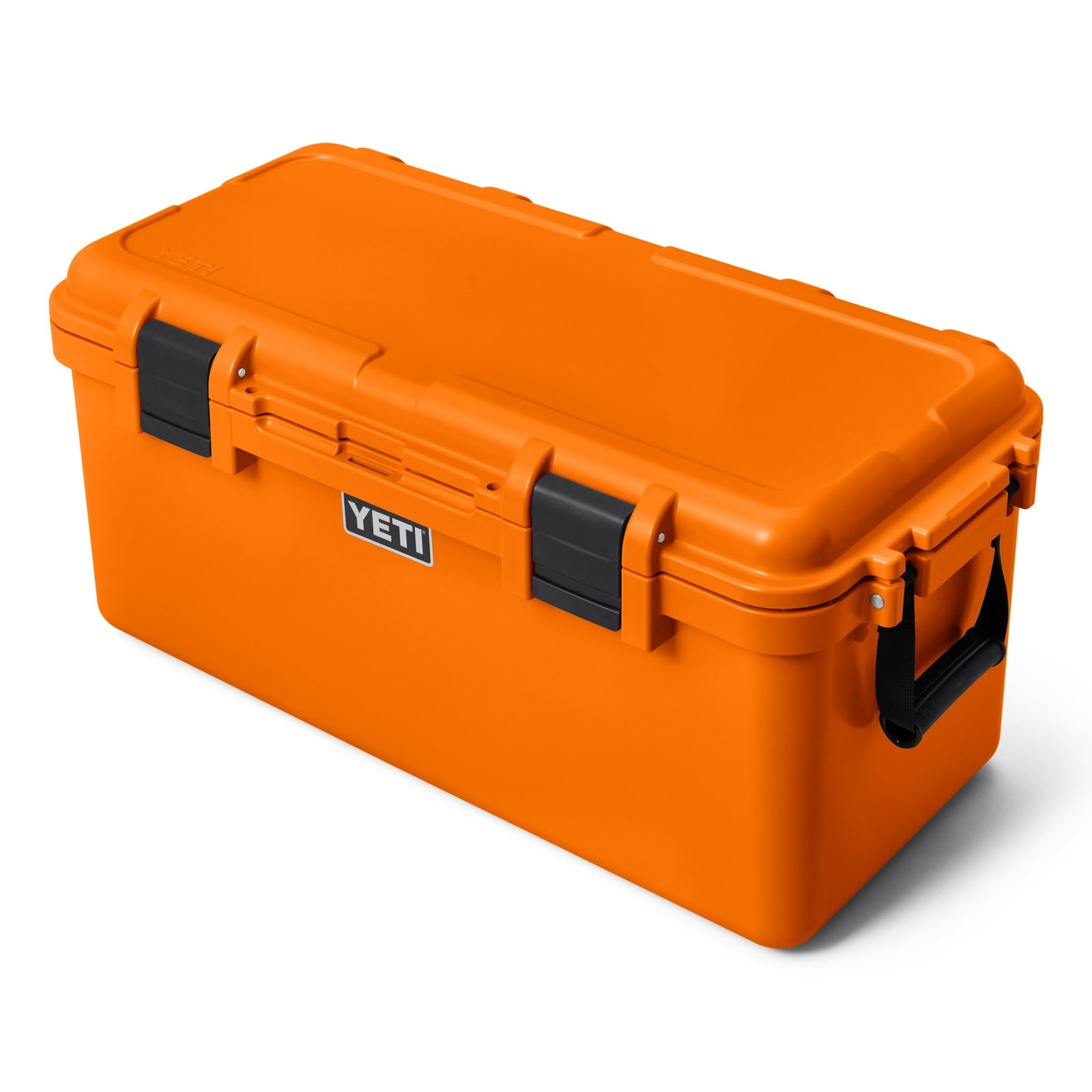 Die YETI® LoadOut GoBox 60 - King Crab Orange ist eine robuste, rechteckige, wasserdichte Getriebebox mit schwarzen Griffen und Verschlüssen von YETI, dargestellt in leuchtendem Orange auf weißem Hintergrund.