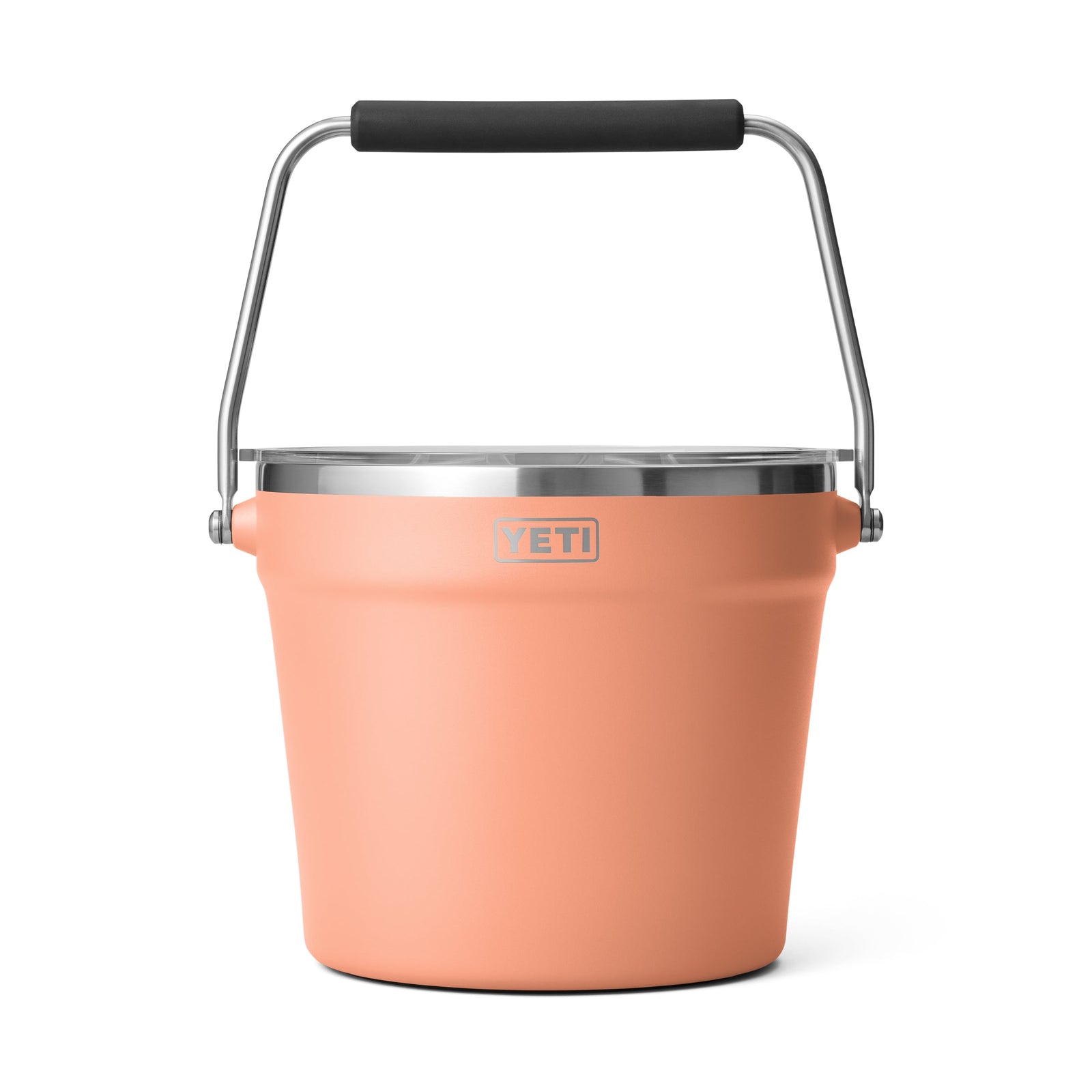 Der YETI® Rambler® 7.6 Liter Getränkekübel in Lowcountry Peach von YETI hält Ihre Drinks dank doppelwandiger Vakuumisolierung und Edelstahlrand stilvoll kühl - mit klappbarem Metallgriff für bequemen Transport.