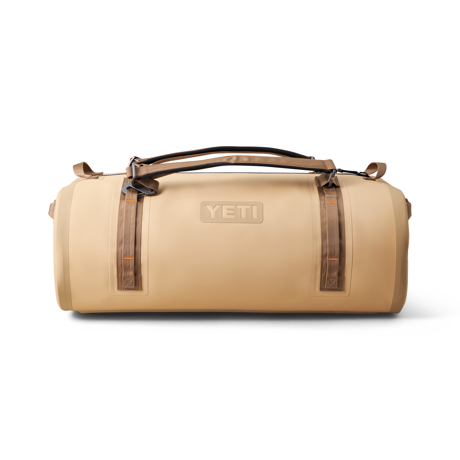 Die YETI® Reisetasche Panga 75 in Tan mit braunen Riemen und Griffen mit geprägtem YETI-Logo ist auf einem schlichten weißen Hintergrund abgebildet. Diese wasserdichte Tasche ist perfekt für jedes Outdoor-Abenteuer.