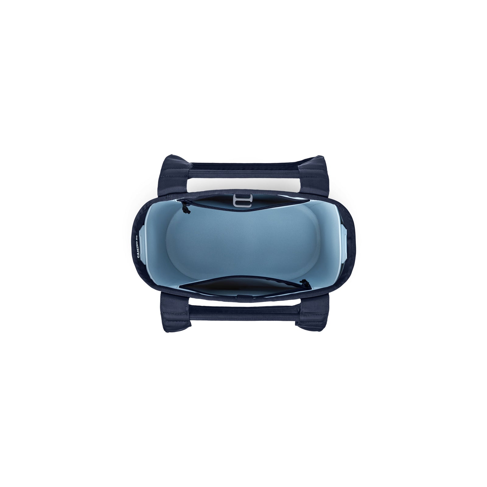 Draufsicht auf eine leere, geöffnete YETI® Tragetasche Camino® Carryall 20 - Big Wave Blue Seesack mit zwei Griffen und einer Innentasche mit Reißverschluss vor weißem Hintergrund.