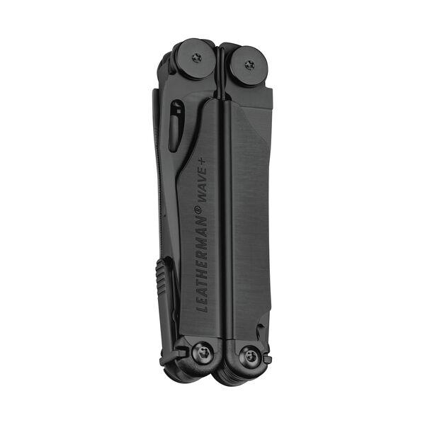 Ein geschlossenes schwarzes LEATHERMAN WAVE PLUS Multitool steht aufrecht auf weißem Grund, mit dem LEATHERMAN Namen und Logo auf dem Griff. Dieses Modell enthält einen austauschbaren Drahtschneider für mehr Vielseitigkeit.