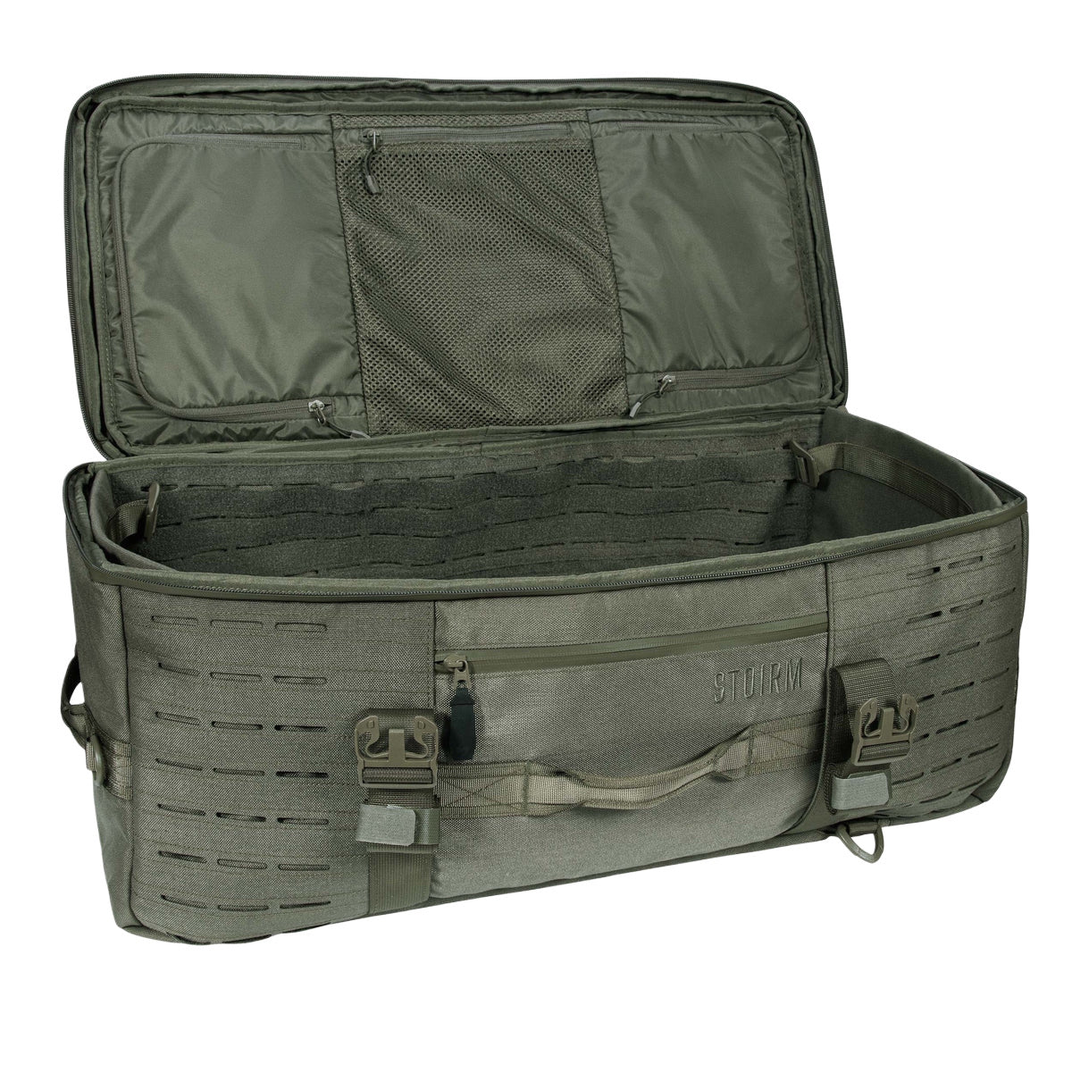 Die olivgrüne STOIRM 50L Duffel Bag verfügt über einen geräumigen Innenraum, eine Netztasche, Außenschnallen und ein eingeprägtes STOIRM-Branding - ideal zum Organisieren von Ausrüstung und zum Trockenhalten von Gegenständen dank ihres wasserabweisenden Designs.