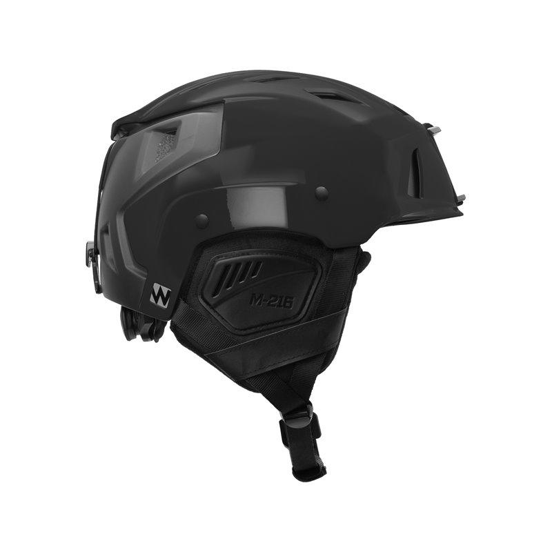 Ein TEAM WENDY Skihelm Modell M-216 in Schwarz mit Ohrmuscheln, verstellbarem Kinnriemen und glänzender Oberfläche wird im Seitenprofil vor einem schlichten weißen Hintergrund gezeigt.