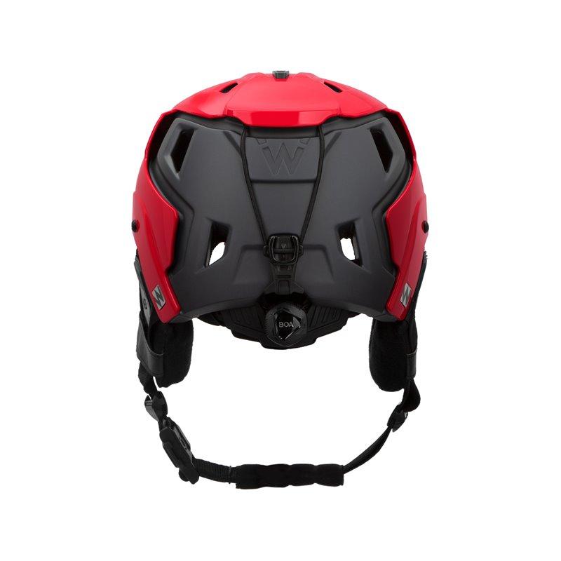 Rückansicht des TEAM WENDY Skihelms Modell M-216 in Rot und Schwarz, mit verstellbarem Riemen, Zifferblatt und Hybridschalendesign für erweiterten Kopfschutz.