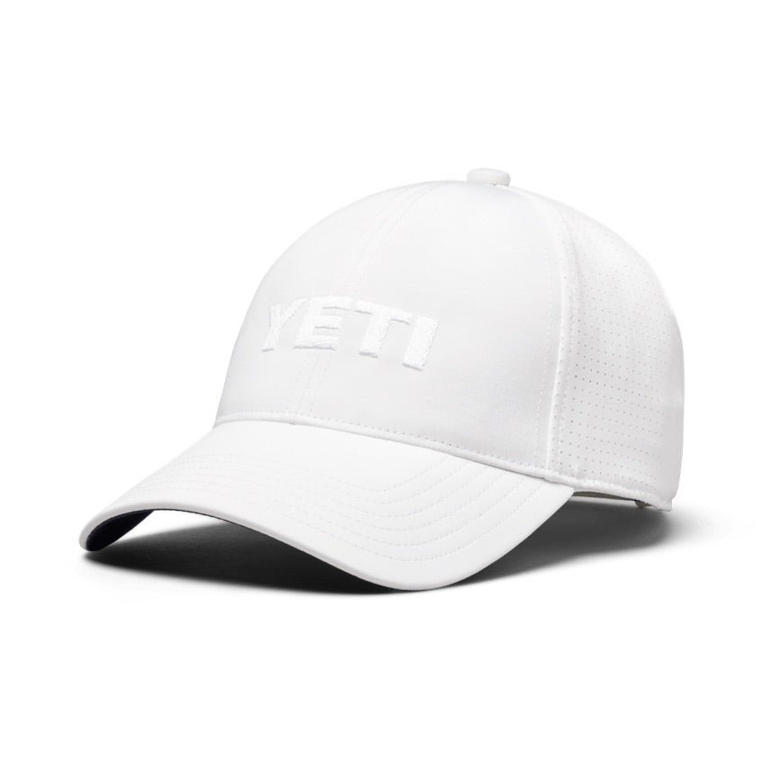 Die YETI® Structured Performance Cap - White ist mit dem aufgestickten YETI" auf der Vorderseite, einer gebogenen Krempe und Belüftungslöchern ausgestattet und damit die perfekte Outdoor-Kappe.