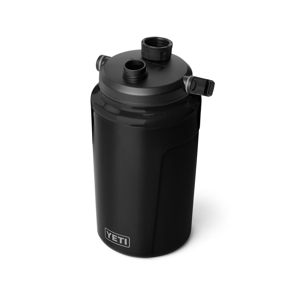 Der YETI Silo™ 1/2 Gallone (1,9 l) Krug in Schwarz ist ein zylindrischer Krug mit Vakuumisolierung und einem Schraubdeckel mit mehreren Ausgießern und Öffnungen, abgebildet vor einem weißen Hintergrund.