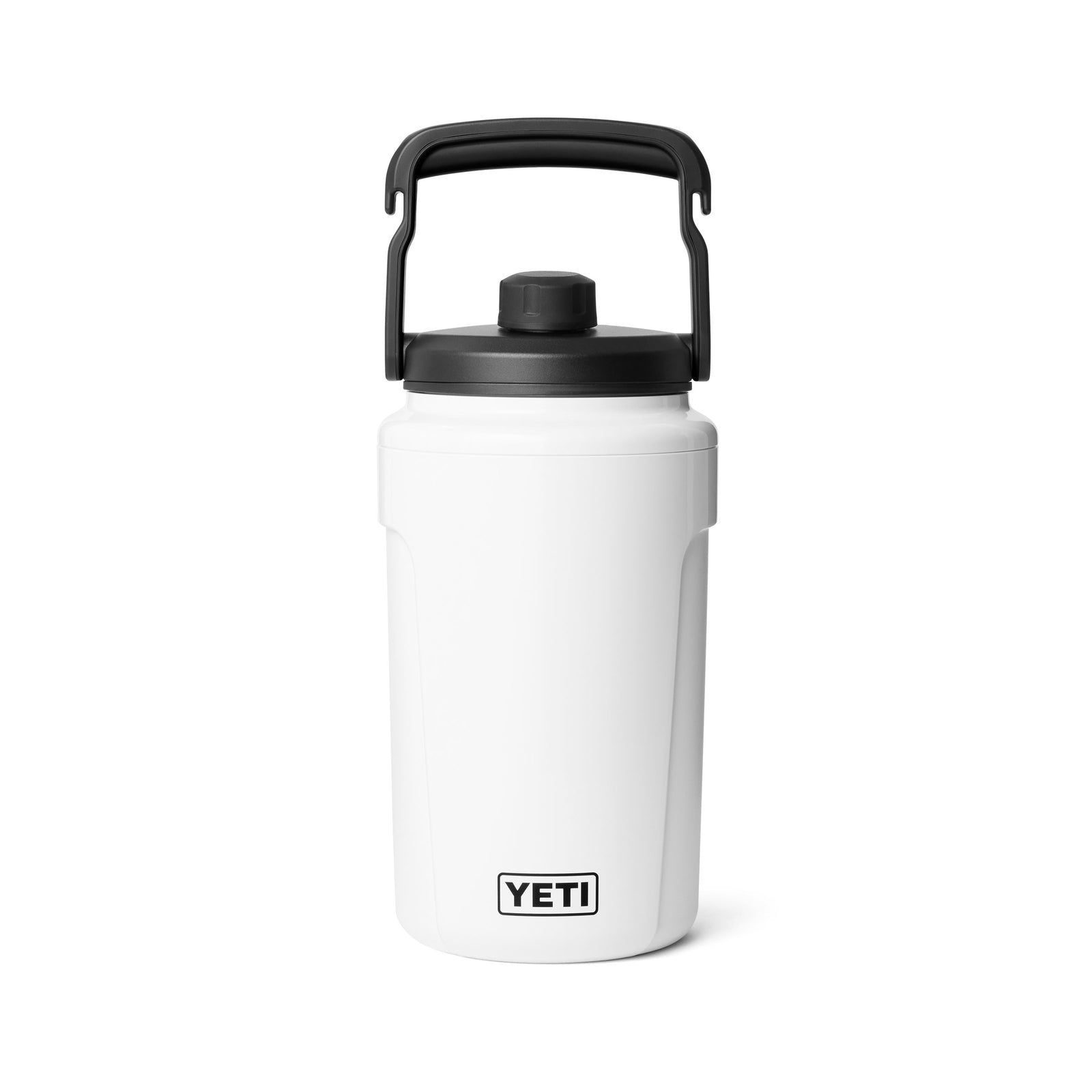 Ein weißer YETI Silo™ 1/2 Gallone (1,9 l) Krug mit doppelwandiger Vakuum-Isolierung und einem schwarzen MagDock Chug Cap, aufrecht vor einem schlichten weißen Hintergrund dargestellt.