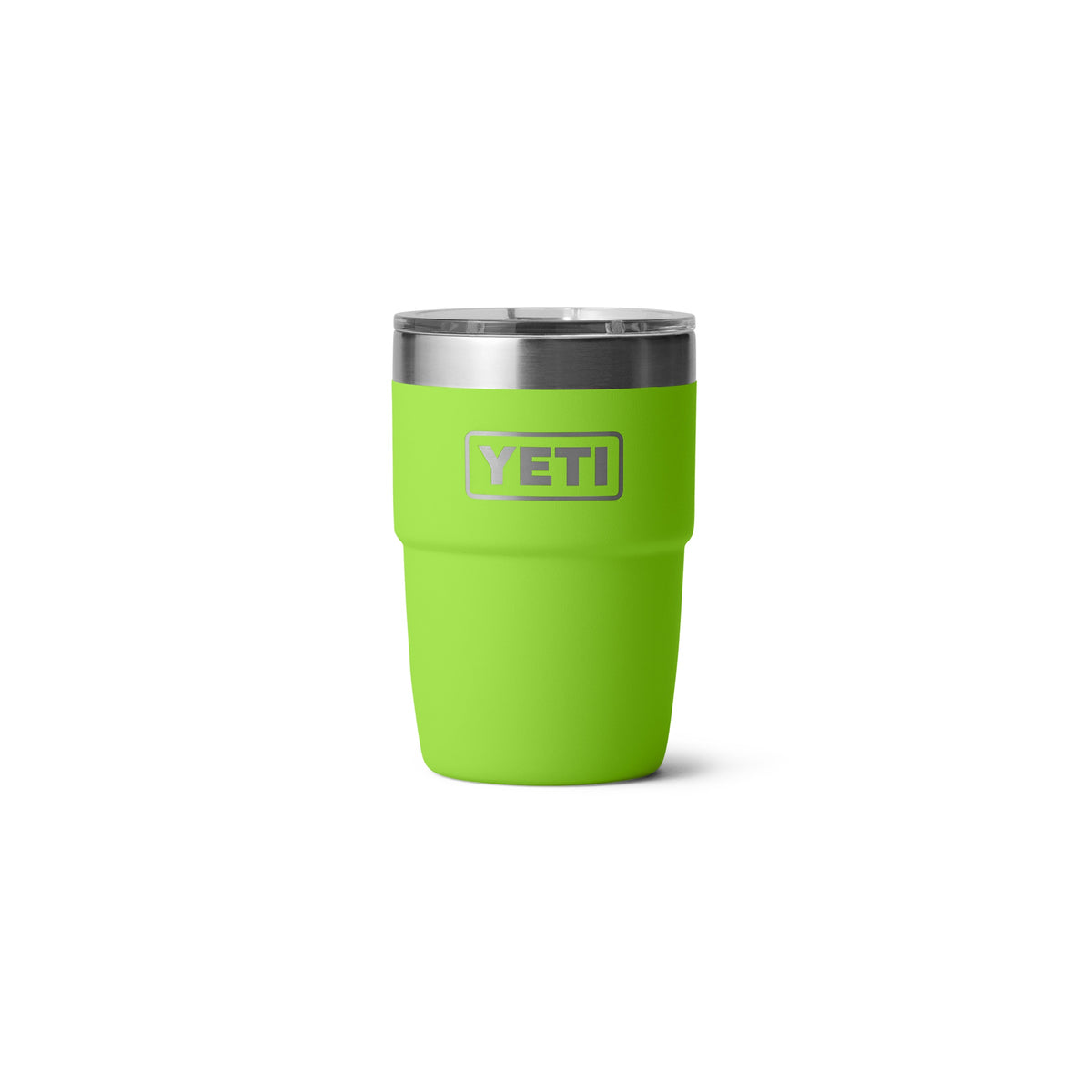 Der YETI® Stapelbarer Becher Rambler 8 Oz - Venom, ein leuchtend grüner Becher mit Edelstahlrand und durchsichtigem Deckel, mit dem YETI-Logo auf der Vorderseite, steht auf einem schlichten weißen Hintergrund.