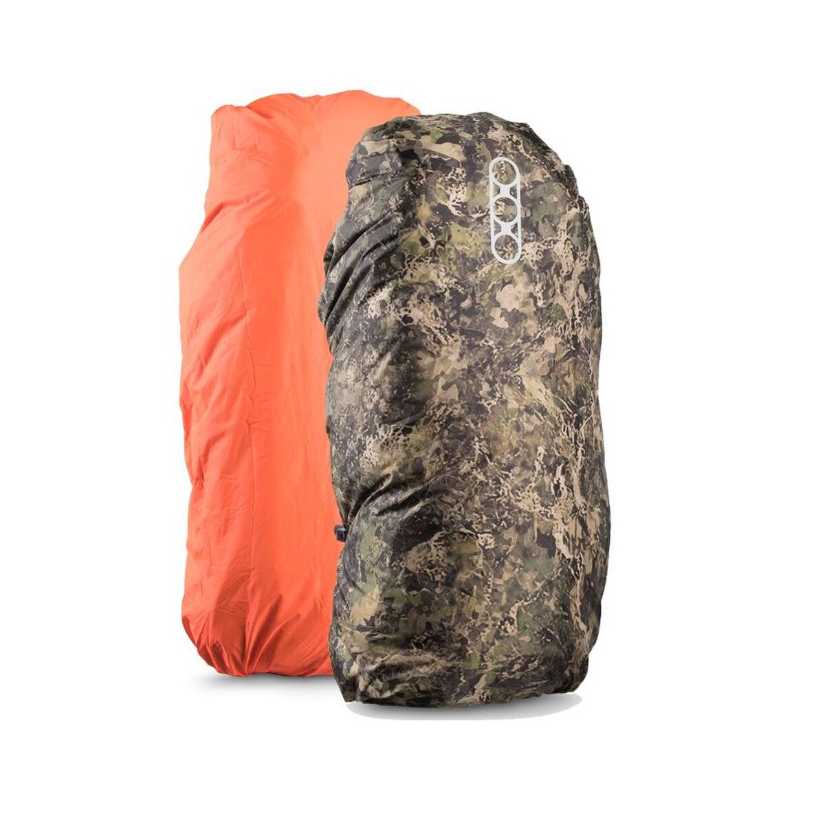 Abgebildet sind zwei Rucksack-Regenhüllen: eine orangefarbene EBERLESTOCK Rucksack-Regenhülle Small wendbar - Mountain / Blaze Orange, und eine Camouflage-Version, beide auf Rucksäcken. Die Tarnhülle hat ein weißes Logo in der Nähe der oberen Mitte.