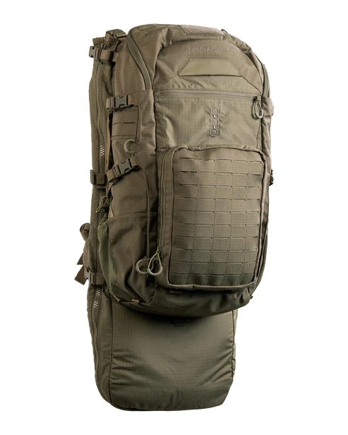 Der EBERLESTOCK Spectre ist ein großer, olivgrüner, ultraleichter Rucksack mit mehreren Fächern, Reißverschlüssen, verstellbaren Trägern und MOLLE-Gewebe auf der Vorderseite - ideal für die Jagd und den Outdoor-Einsatz.