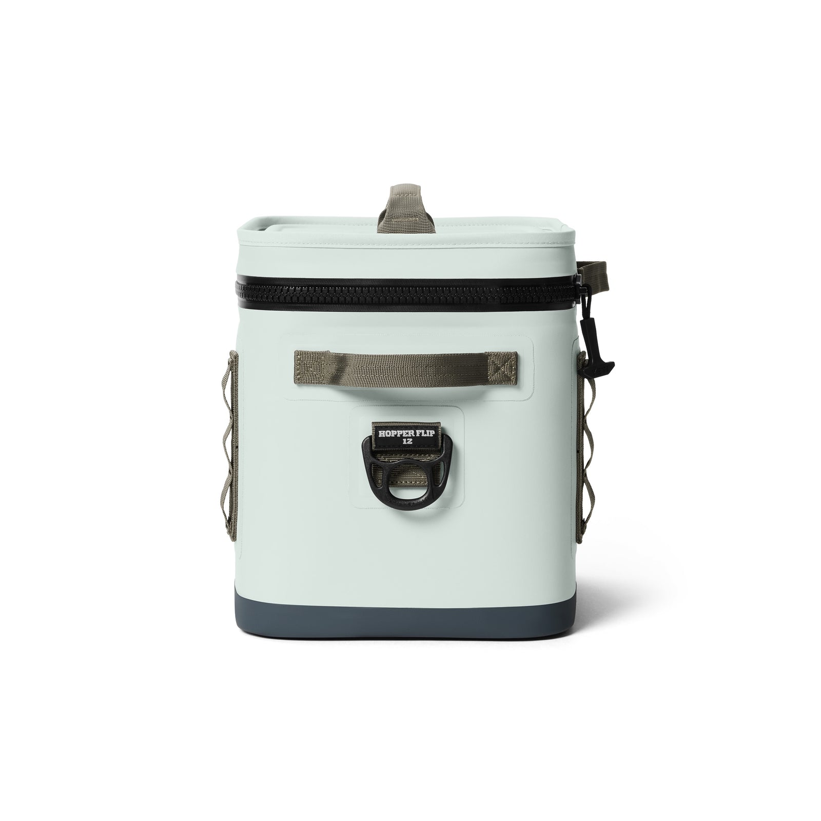 Die YETI® Kühltasche Hopper Flip® 12 - Ridgeline ist eine hellgraue, rechteckige Soft-Side-Kühltasche mit einem Reißverschluss oben, Stoffgriffen, seitlichen Schlaufen und einem Frontclip, die aufrecht auf einem weißen Hintergrund steht.
