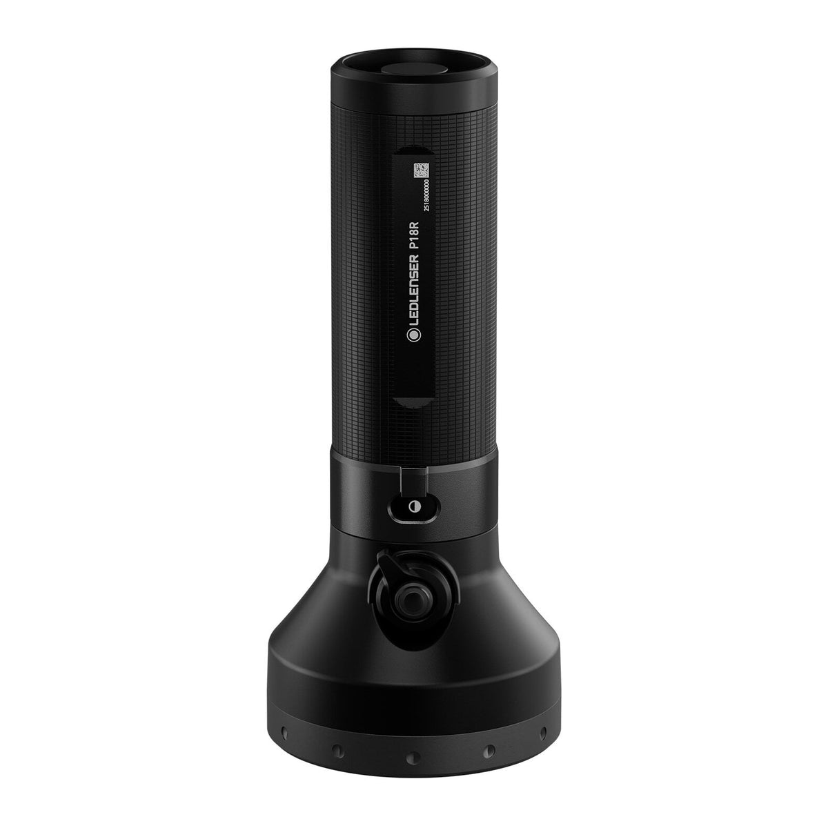 Die LEDLENSER Taschenlampe P18R ist eine schwarze, zylindrische LED-Taschenlampe mit strukturiertem Griff, breiter Basis und kreisförmigem Einschaltknopf auf der Vorderseite. "LEDLENSER" und "P18R" sind vertikal aufgedruckt. Liefert bis zu 4500 Lumen Helligkeit.