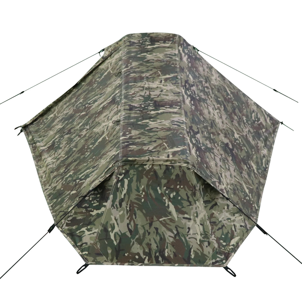 Das HIGHLANDER FORCES Highlander Zelt Blackthorn 1 Gen2 - HMTC, ein kompaktes 1-Personen-Zelt in Camouflage, wird mit mehreren Abspannleinen aufgestellt und von oben auf weißem Hintergrund gezeigt - ideal für Solo-Outdoor-Abenteuer.
