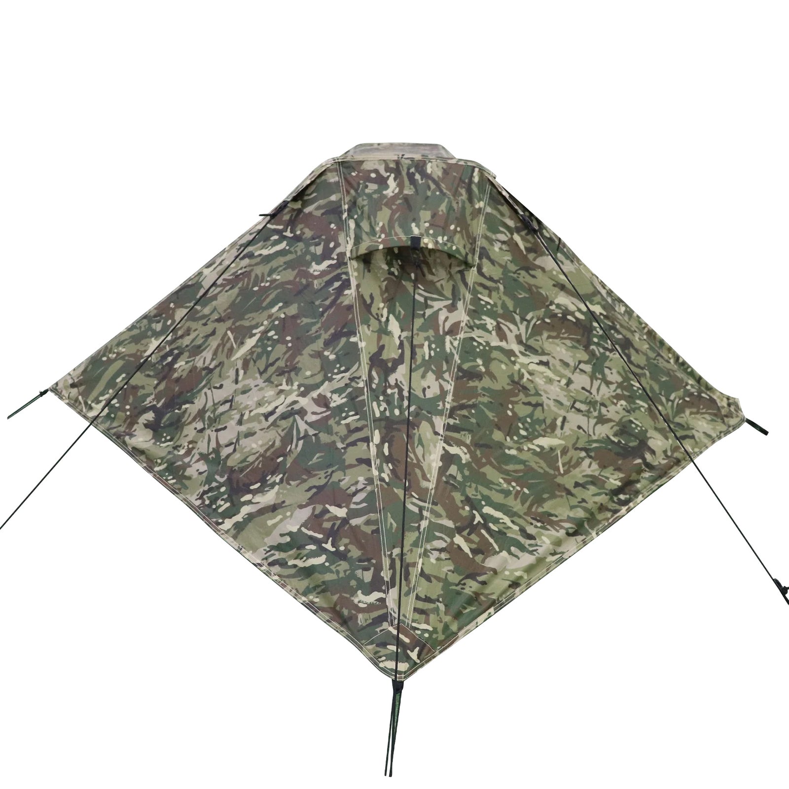 Ein pyramidenförmiges HIGHLANDER FORCES Highlander Zelt Blackthorn 1+ Gen2 - HMCT, mit Tarnmuster und für eine Person konzipiert, wird mit Abspannleinen von jeder Ecke aus vor einem schlichten weißen Hintergrund aufgestellt.