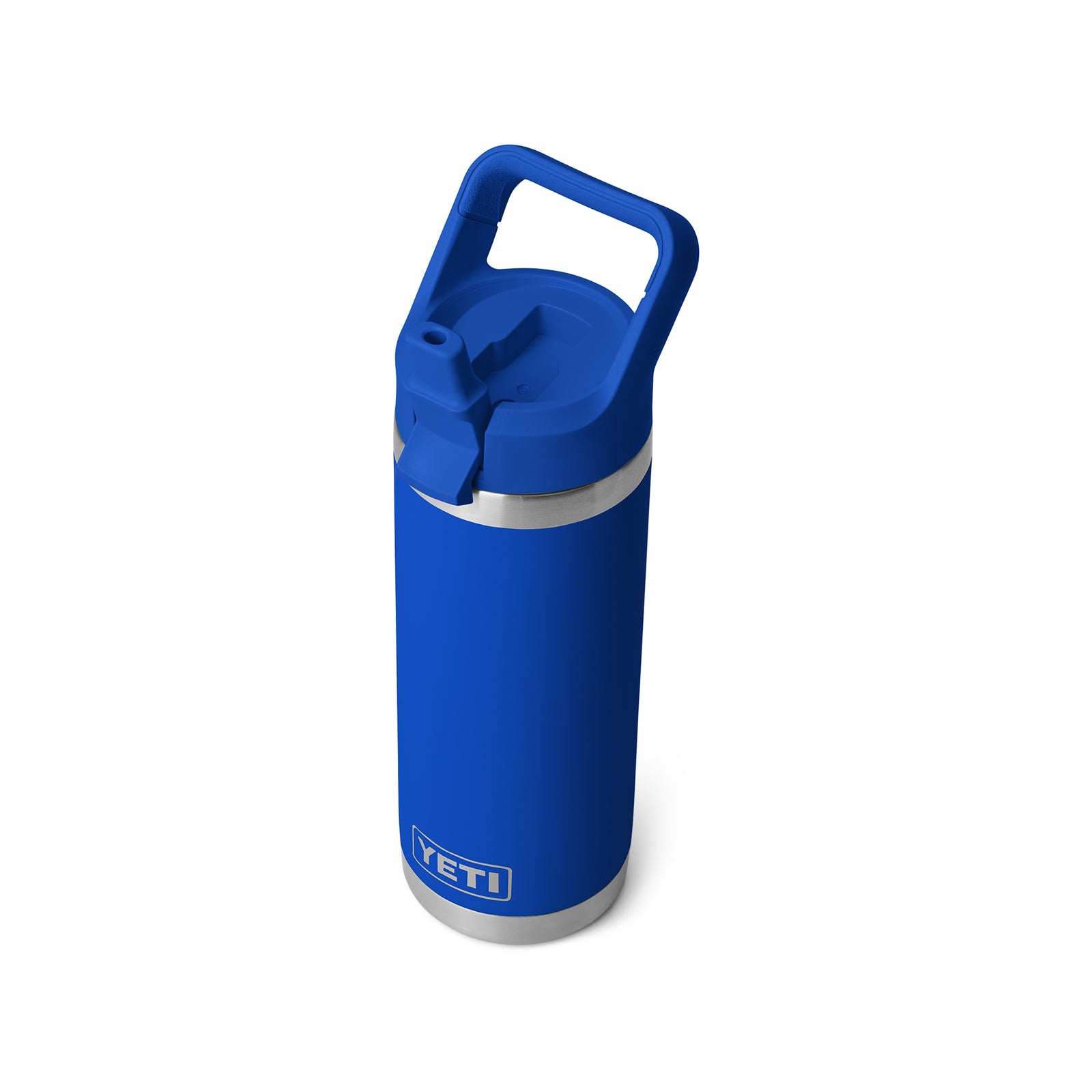 Die YETI® Flasche Rambler 18 Oz Straw Bottle in Royale Blue verfügt über einen stabilen Griff, Flip-Top-Ausgießer, und Edelstahl-Boden. Vakuumisoliert für maximale Temperaturerhaltung, ist es auf einem weißen Hintergrund angezeigt.