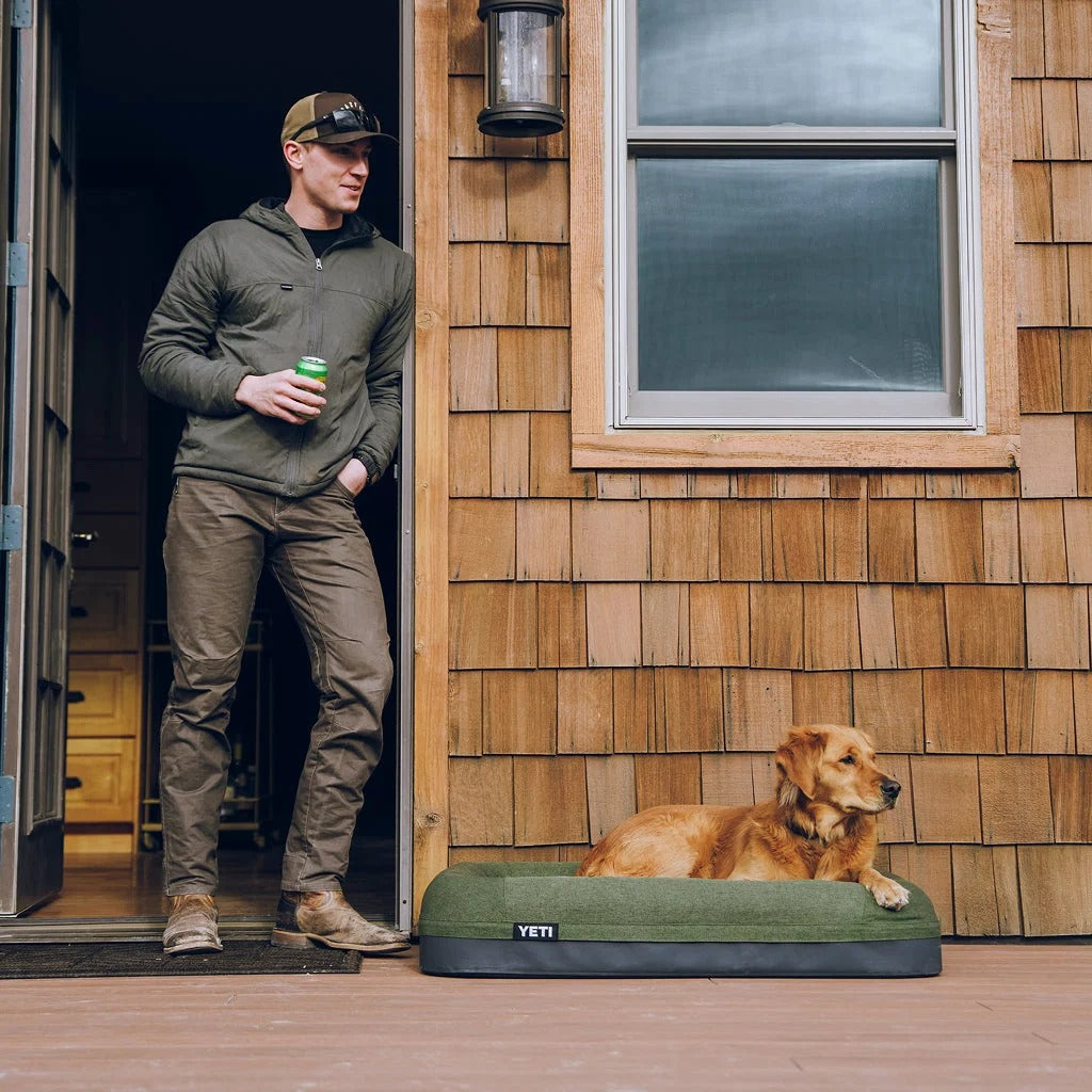 YETI® Boomer Hundebett Large - Olive