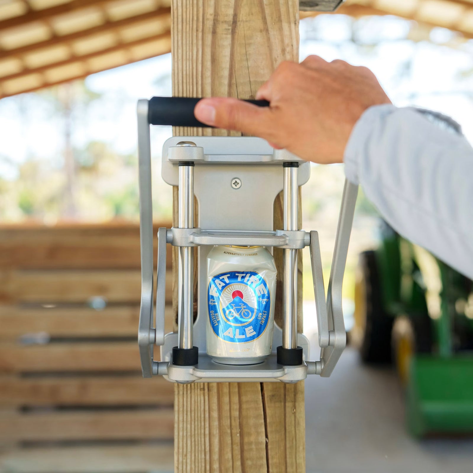 YETI® Can Crusher Dosenpresse