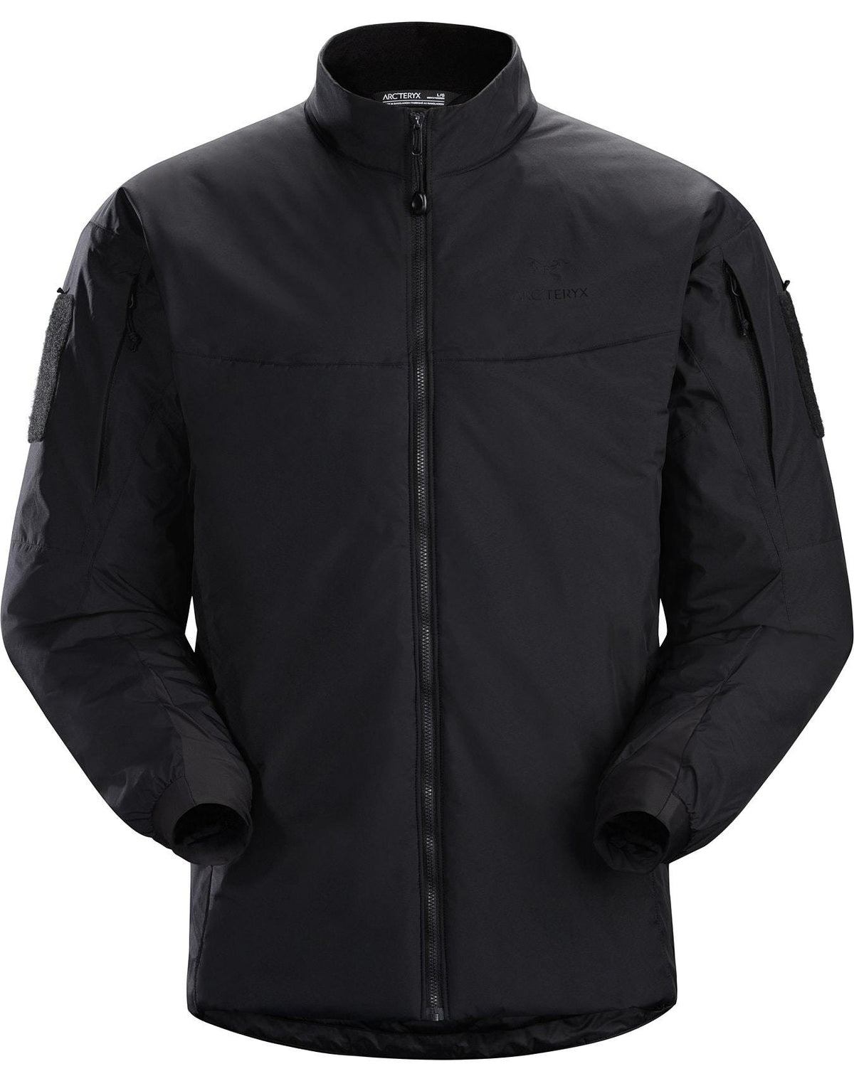 Die ARC'TERYX LEAF Arc'teryx Cold WX Jacket LT Gen2.1 in Schwarz hat lange Ärmel, einen hohen Kragen und zwei Armaufnäher. Sie besteht aus GORE WINDSTOPPER Material, ist leicht, minimalistisch und zeigt sich auf einem schlichten weißen Hintergrund.